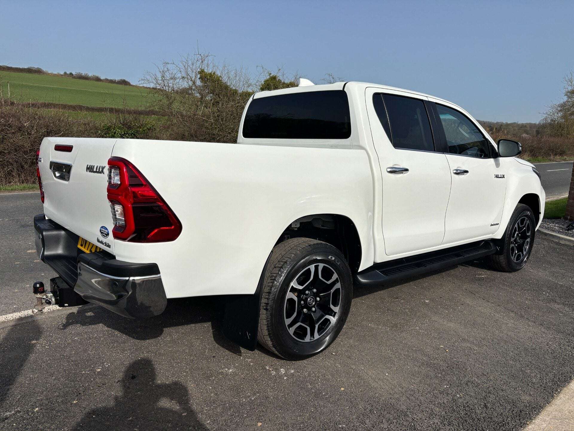 A 2022 TOYOTA HILUX Invincible 4WD D-4D Double Cab Pickup A 2022 TOYOTA HILUX Invincible 4WD D-4D Double Cab Pickup