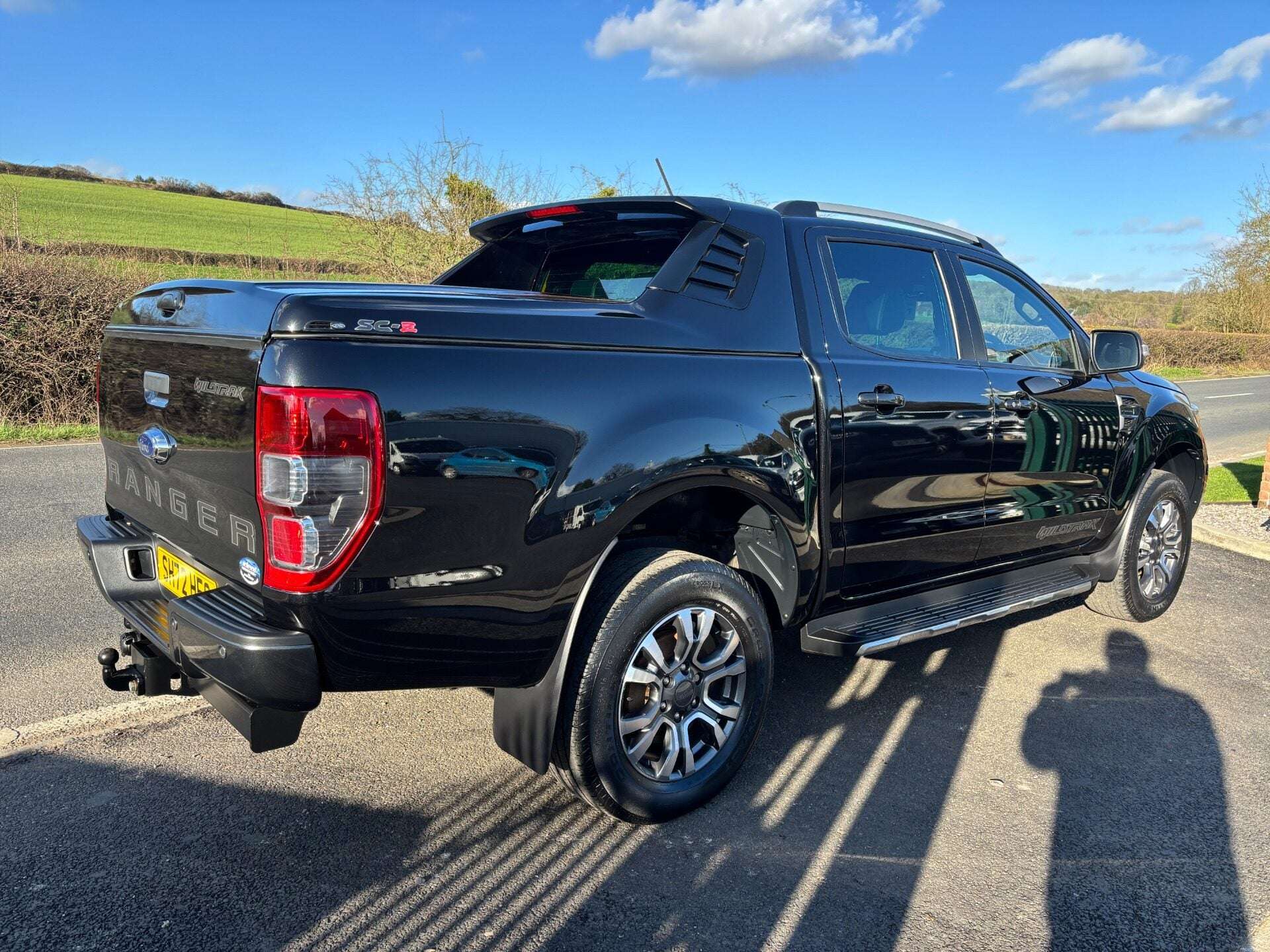 A 2022 FORD RANGER Wildtrak 213 ps 4x4 Double Cab Pickup - Tonneau Cover A 2022 FORD RANGER Wildtrak 213 ps 4x4 Double Cab Pickup - Tonneau Cover