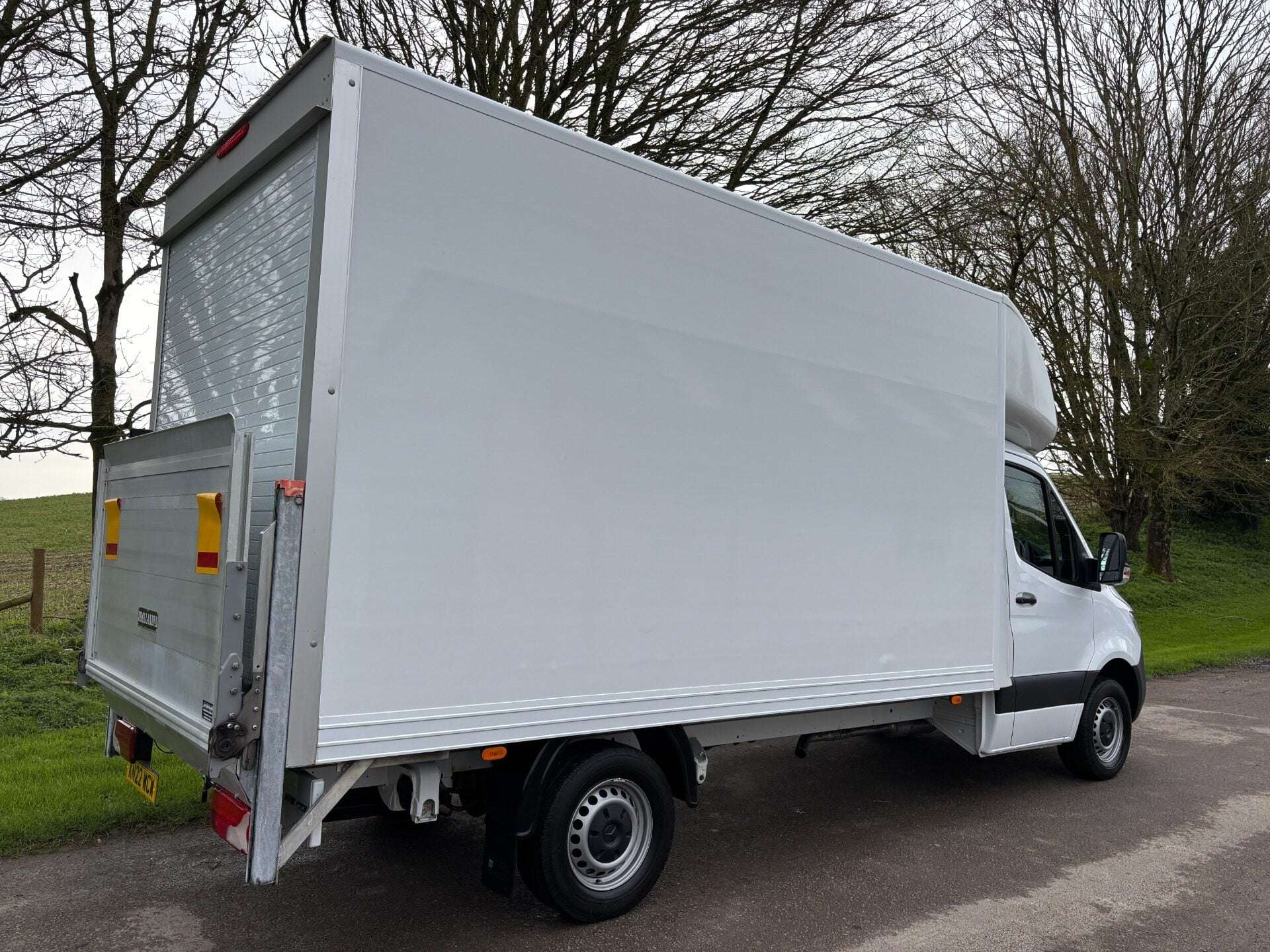 A 2022 MERCEDES-BENZ SPRINTER 315 Cdi Progressive Luton with Tail Lift A 2022 MERCEDES-BENZ SPRINTER 315 Cdi Progressive Luton with Tail Lift