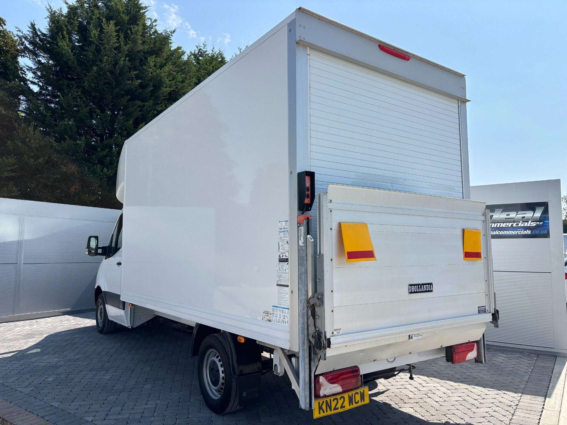 A 2022 MERCEDES-BENZ SPRINTER 315 Cdi Progressive Luton with Tail Lift A 2022 MERCEDES-BENZ SPRINTER 315 Cdi Progressive Luton with Tail Lift