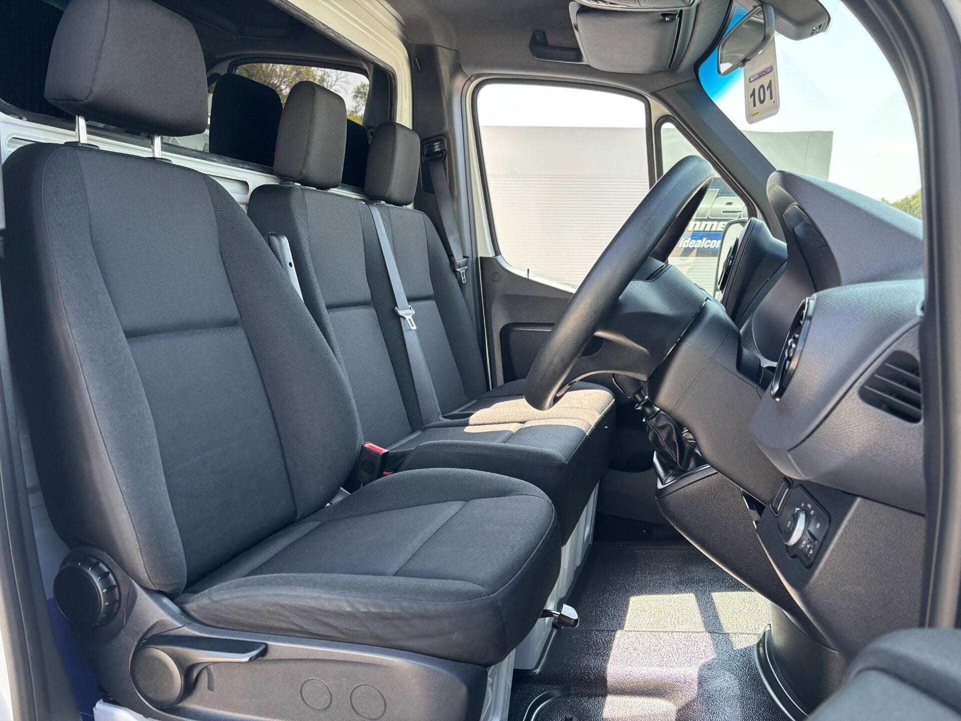 A 2022 MERCEDES-BENZ SPRINTER 315 Cdi Progressive Luton with Tail Lift A 2022 MERCEDES-BENZ SPRINTER 315 Cdi Progressive Luton with Tail Lift