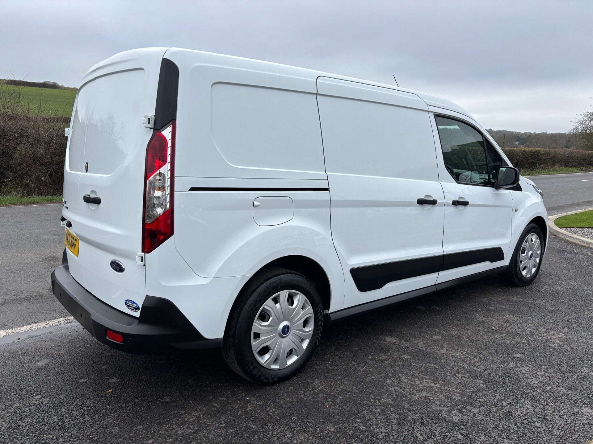 A 2021 FORD TRANSIT CONNECT 230 Trend L2 120 ps Dciv - Air Con / 5 Seats A 2021 FORD TRANSIT CONNECT 230 Trend L2 120 ps Dciv - Air Con / 5 Seats