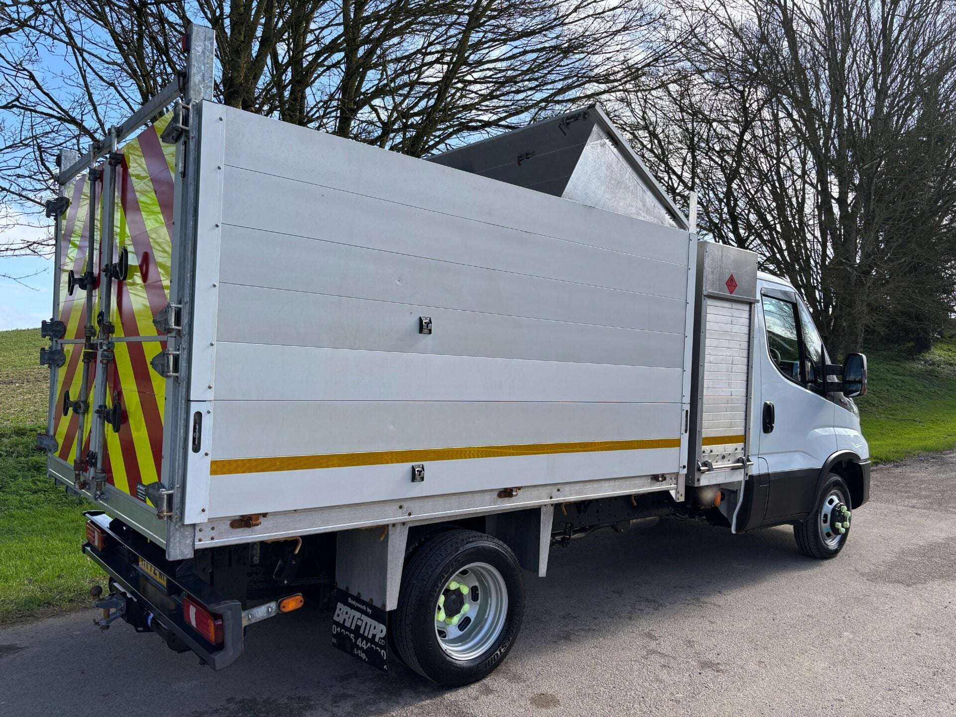 A 2022 IVECO DAILY 35C16HB 3.0 Toolbox Arbor Tipper - Air Con / Diff Lock A 2022 IVECO DAILY 35C16HB 3.0 Toolbox Arbor Tipper - Air Con / Diff Lock