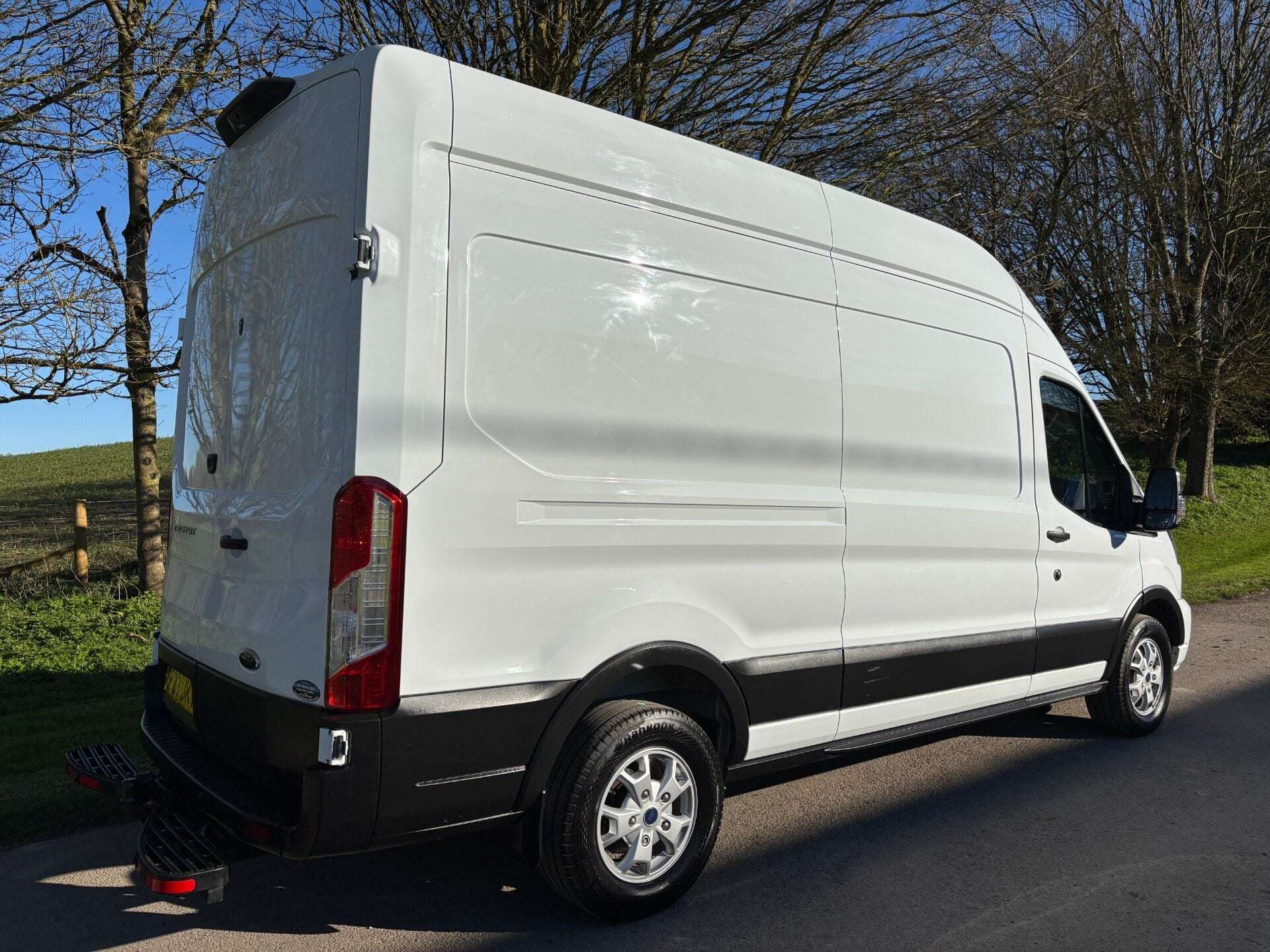 A 2023 FORD TRANSIT 350 L3 H3 Rwd Limited 170ps Panel Van - Rear Camera A 2023 FORD TRANSIT 350 L3 H3 Rwd Limited 170ps Panel Van - Rear Camera