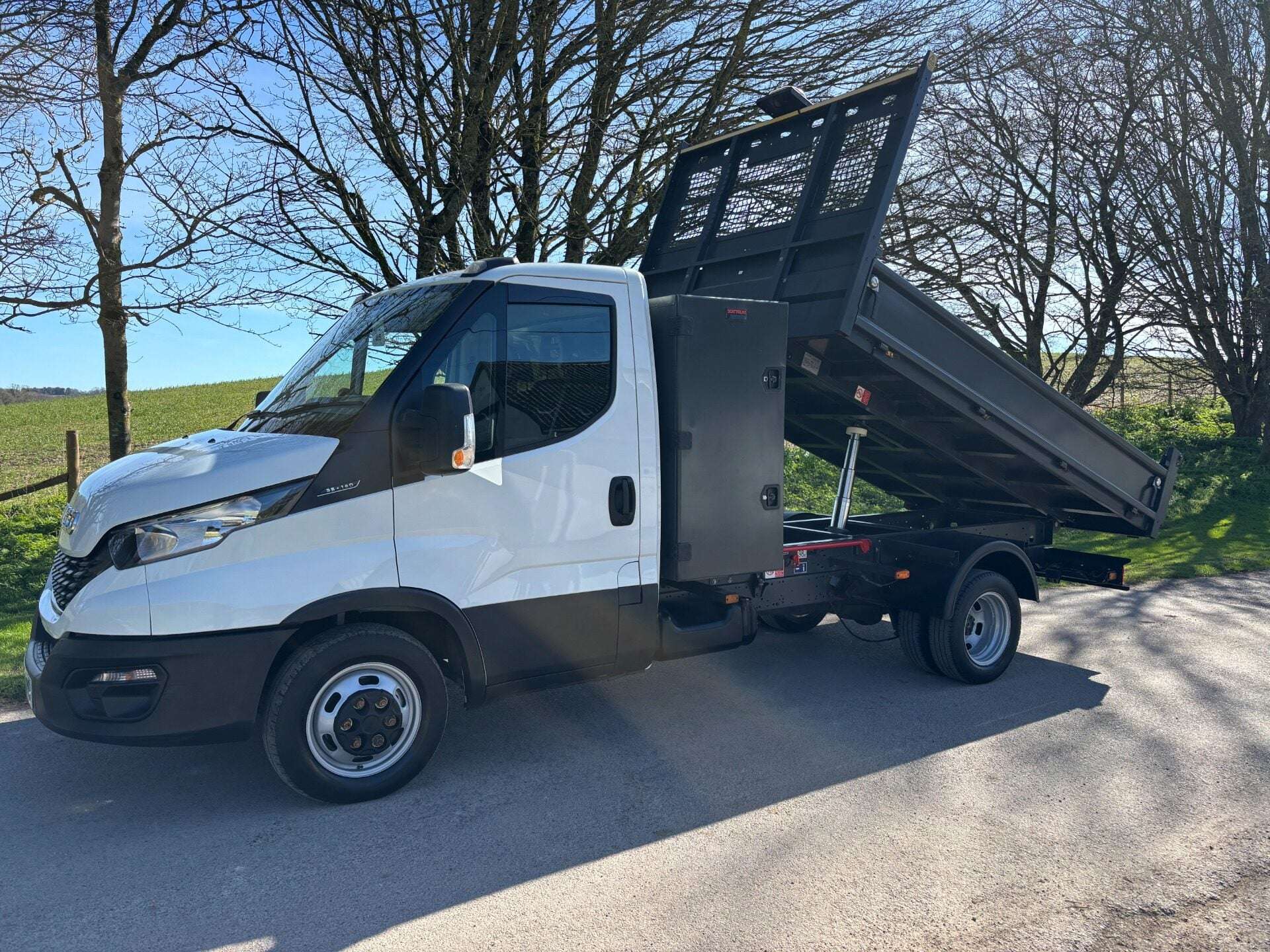 A 2022 IVECO DAILY 35C14 Toolbox Tipper A 2022 IVECO DAILY 35C14 Toolbox Tipper