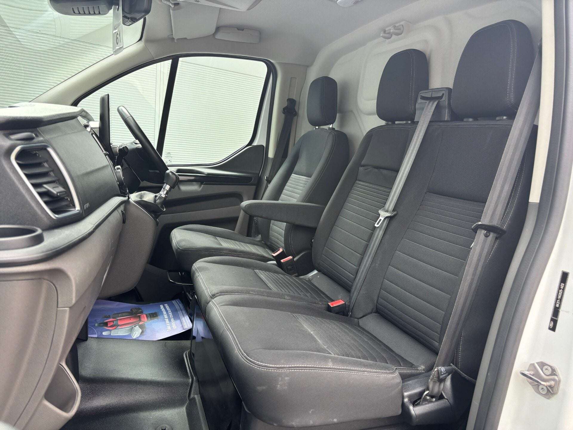 A 2022 FORD TRANSIT CUSTOM 280 130 ps L1 Limited Panel Van - Sat Nav A 2022 FORD TRANSIT CUSTOM 280 130 ps L1 Limited Panel Van - Sat Nav