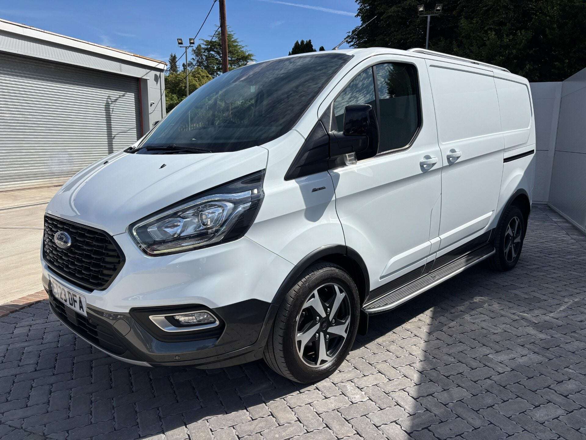 A 2023 FORD TRANSIT CUSTOM 300 Active L1 170 ps Selectshift Panel Van - Tailgate & Twin Side Doors A 2023 FORD TRANSIT CUSTOM 300 Active L1 170 ps Selectshift Panel Van - Tailgate & Twin Side Doors