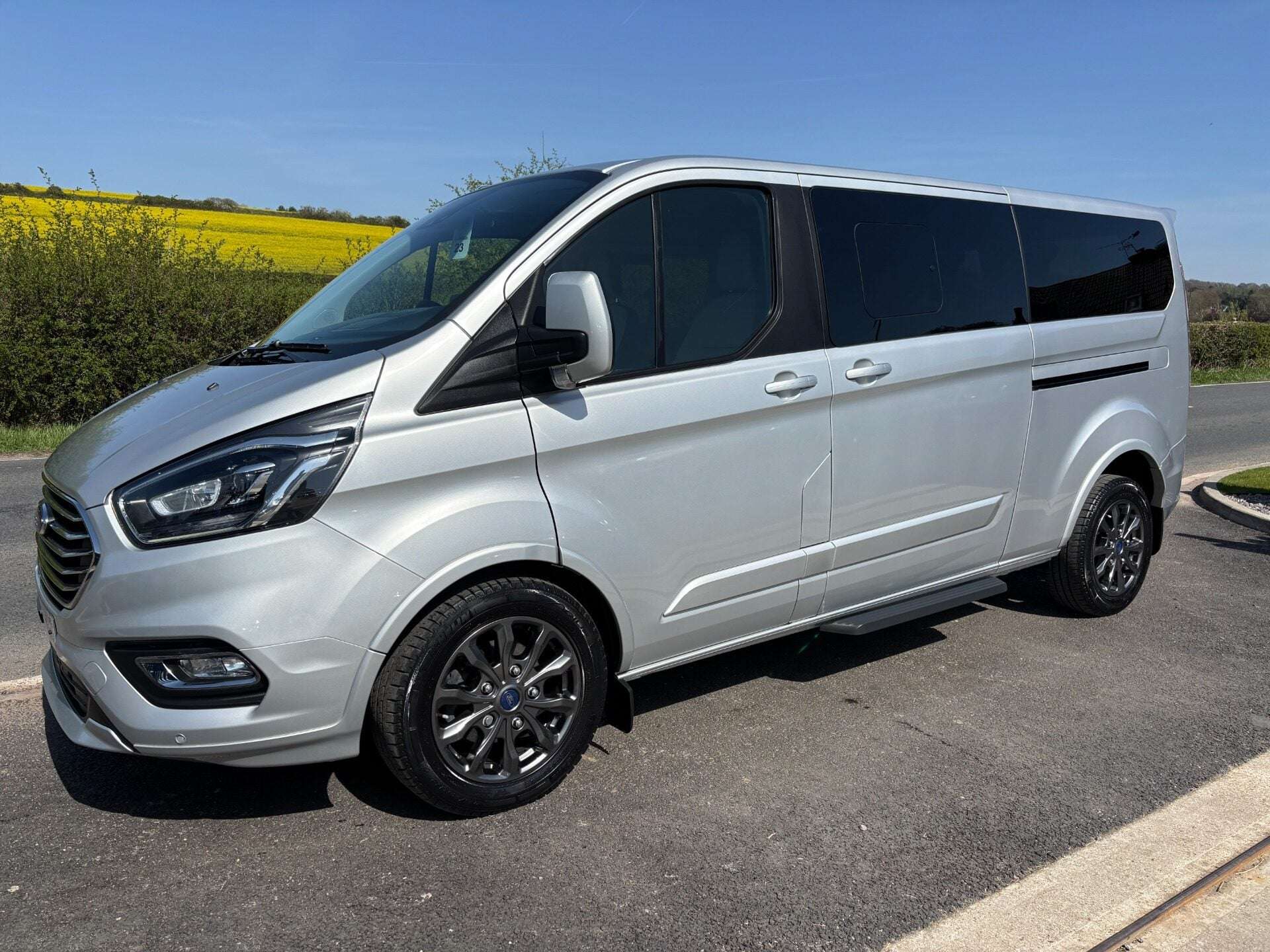 A 2023 FORD TOURNEO CUSTOM 320 Titanium X L2 170 ps Automatic - 8 Seater A 2023 FORD TOURNEO CUSTOM 320 Titanium X L2 170 ps Automatic - 8 Seater
