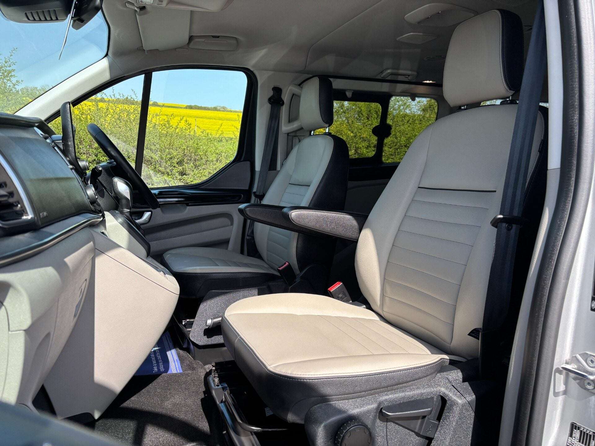 A 2023 FORD TOURNEO CUSTOM 320 Titanium X L2 170 ps Automatic - 8 Seater A 2023 FORD TOURNEO CUSTOM 320 Titanium X L2 170 ps Automatic - 8 Seater