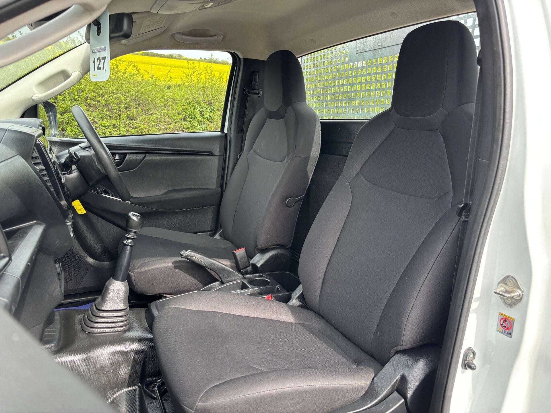 A 2021 ISUZU D-MAX Utility 1.9 TD Single Cab Dropside Truck A 2021 ISUZU D-MAX Utility 1.9 TD Single Cab Dropside Truck