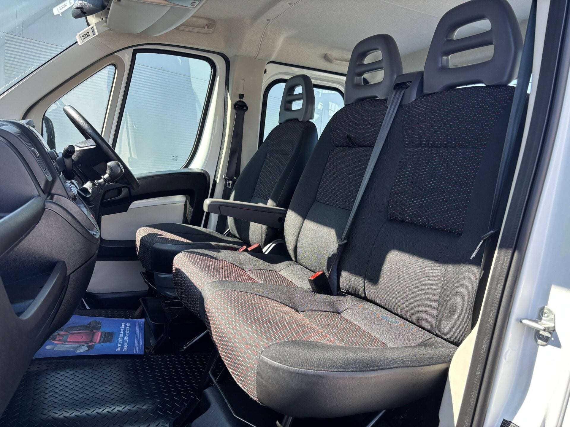 A 2017 PEUGEOT BOXER 335 2.2 Hdi 130 ps Crew Cab Tipper - Air Con - Ex MOD A 2017 PEUGEOT BOXER 335 2.2 Hdi 130 ps Crew Cab Tipper - Air Con - Ex MOD
