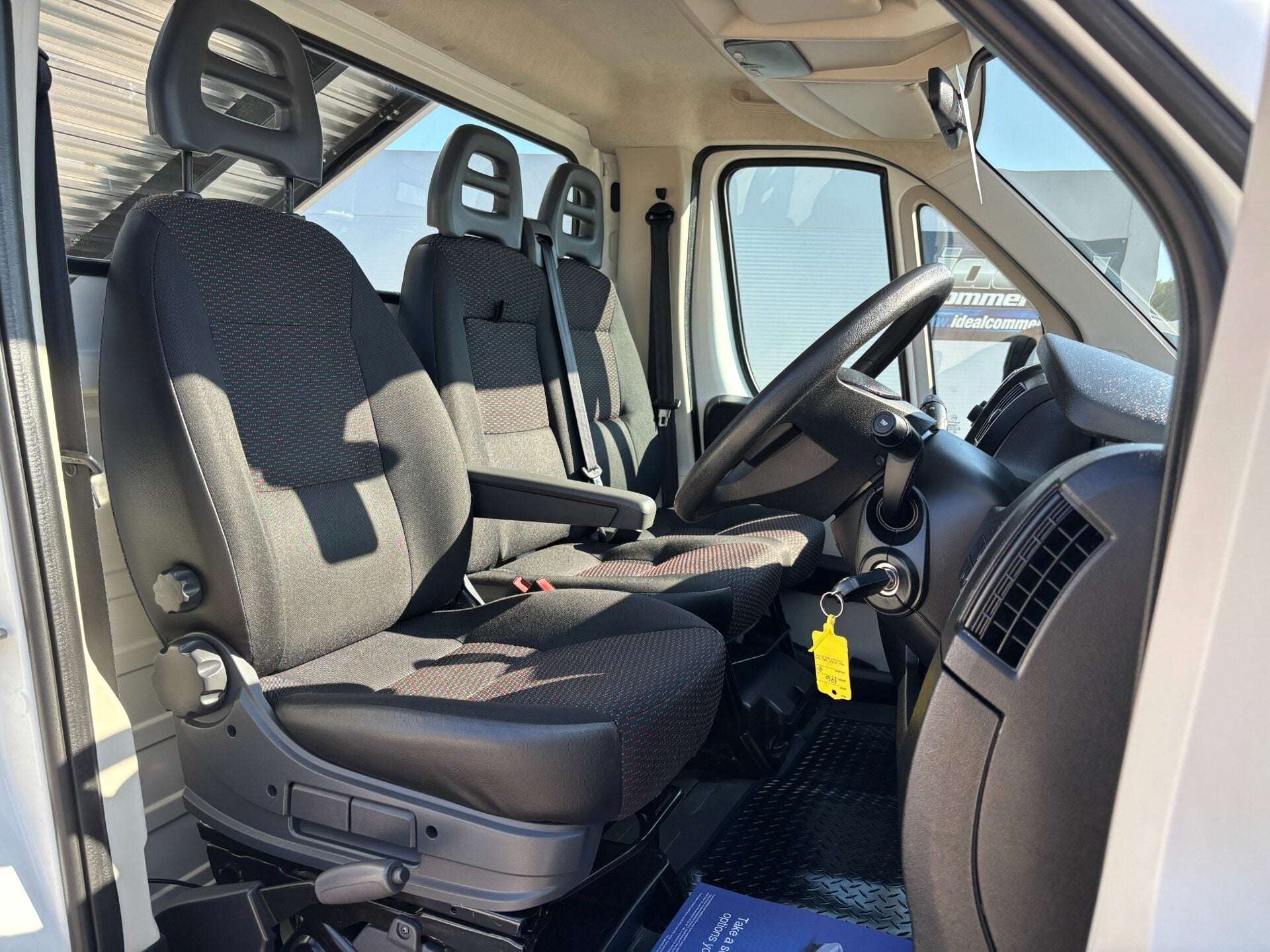 A 2016 CITROEN RELAY 35 L2 Single Cab Tipper - Air Con / New Body A 2016 CITROEN RELAY 35 L2 Single Cab Tipper - Air Con / New Body