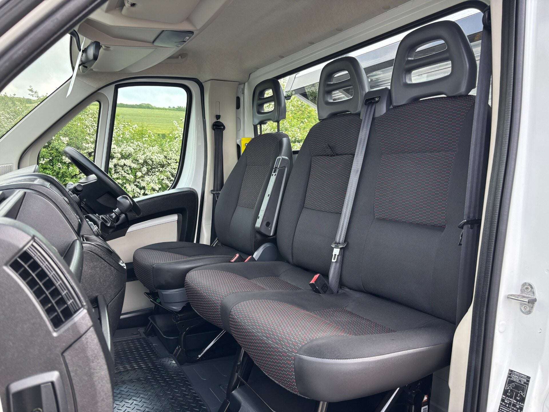 A 2016 CITROEN RELAY 35 L2 Single Cab Tipper - Air Con / New Body A 2016 CITROEN RELAY 35 L2 Single Cab Tipper - Air Con / New Body