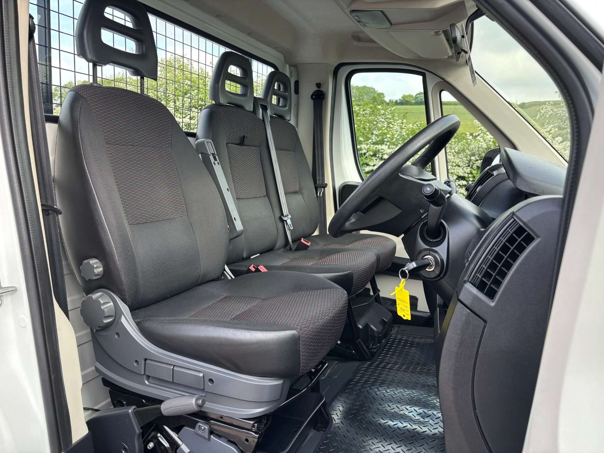 A 2016 CITROEN RELAY 35 L2 Single Cab Tipper - Air Con / New Body A 2016 CITROEN RELAY 35 L2 Single Cab Tipper - Air Con / New Body