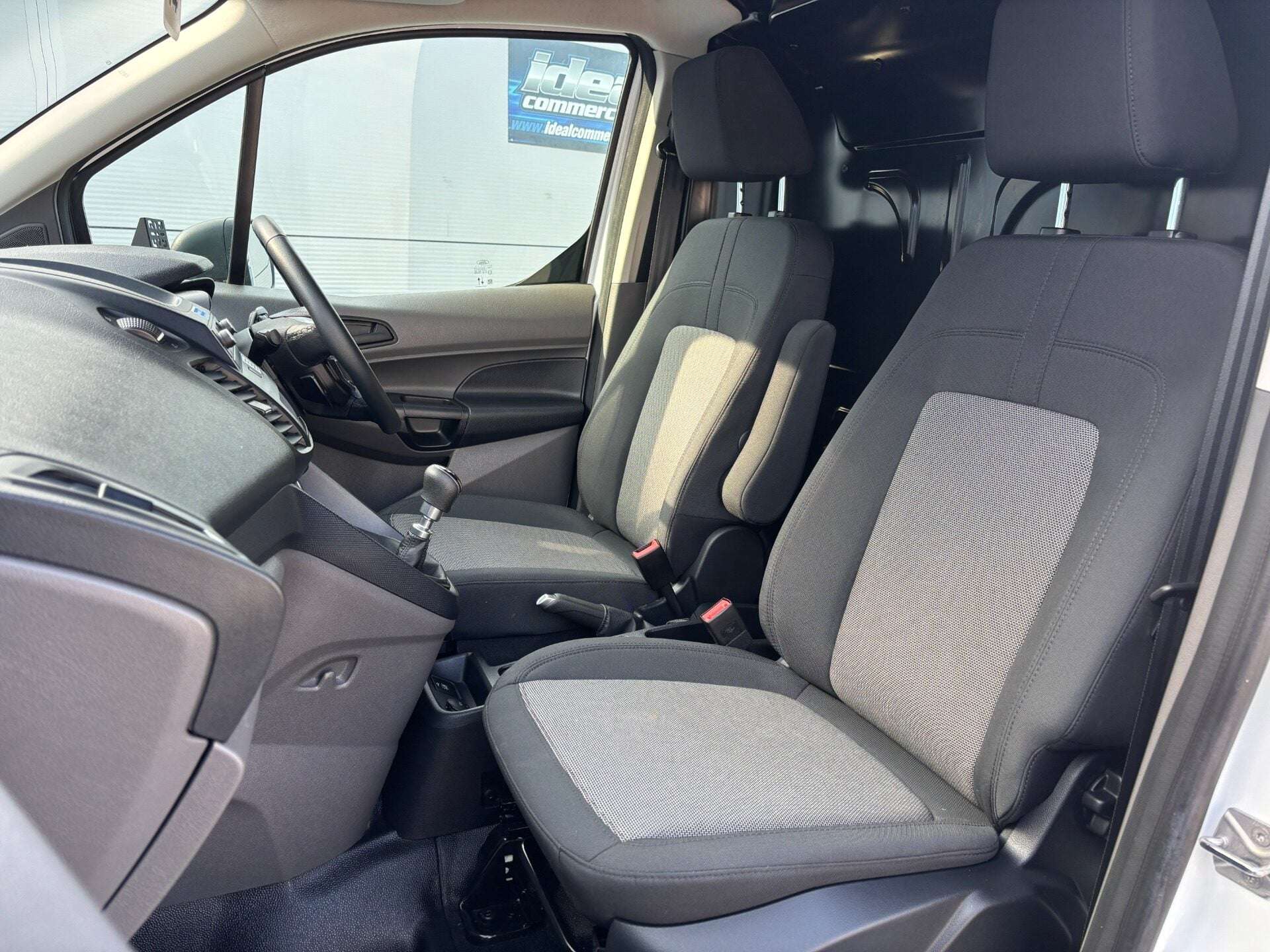 A 2022 FORD TRANSIT CONNECT 220 L1 Base 100 ps Tdci Panel Van - Air Con / Rear Camera A 2022 FORD TRANSIT CONNECT 220 L1 Base 100 ps Tdci Panel Van - Air Con / Rear Camera