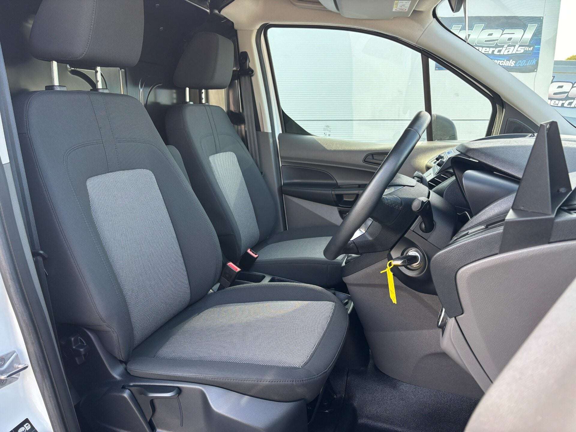 A 2022 FORD TRANSIT CONNECT 220 L1 Base 100 ps Tdci Panel Van - Air Con / Rear Camera A 2022 FORD TRANSIT CONNECT 220 L1 Base 100 ps Tdci Panel Van - Air Con / Rear Camera