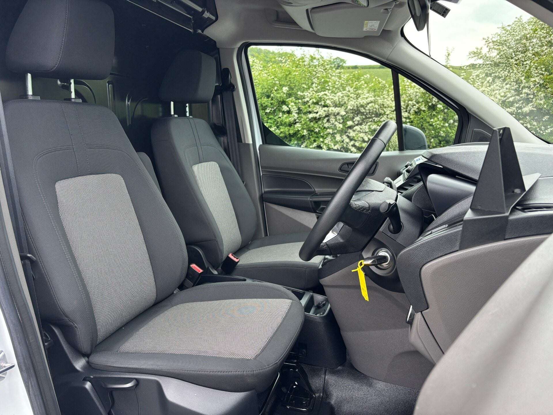 A 2022 FORD TRANSIT CONNECT 220 L1 Base 100 ps Tdci Panel Van - Air Con / Rear Camera A 2022 FORD TRANSIT CONNECT 220 L1 Base 100 ps Tdci Panel Van - Air Con / Rear Camera