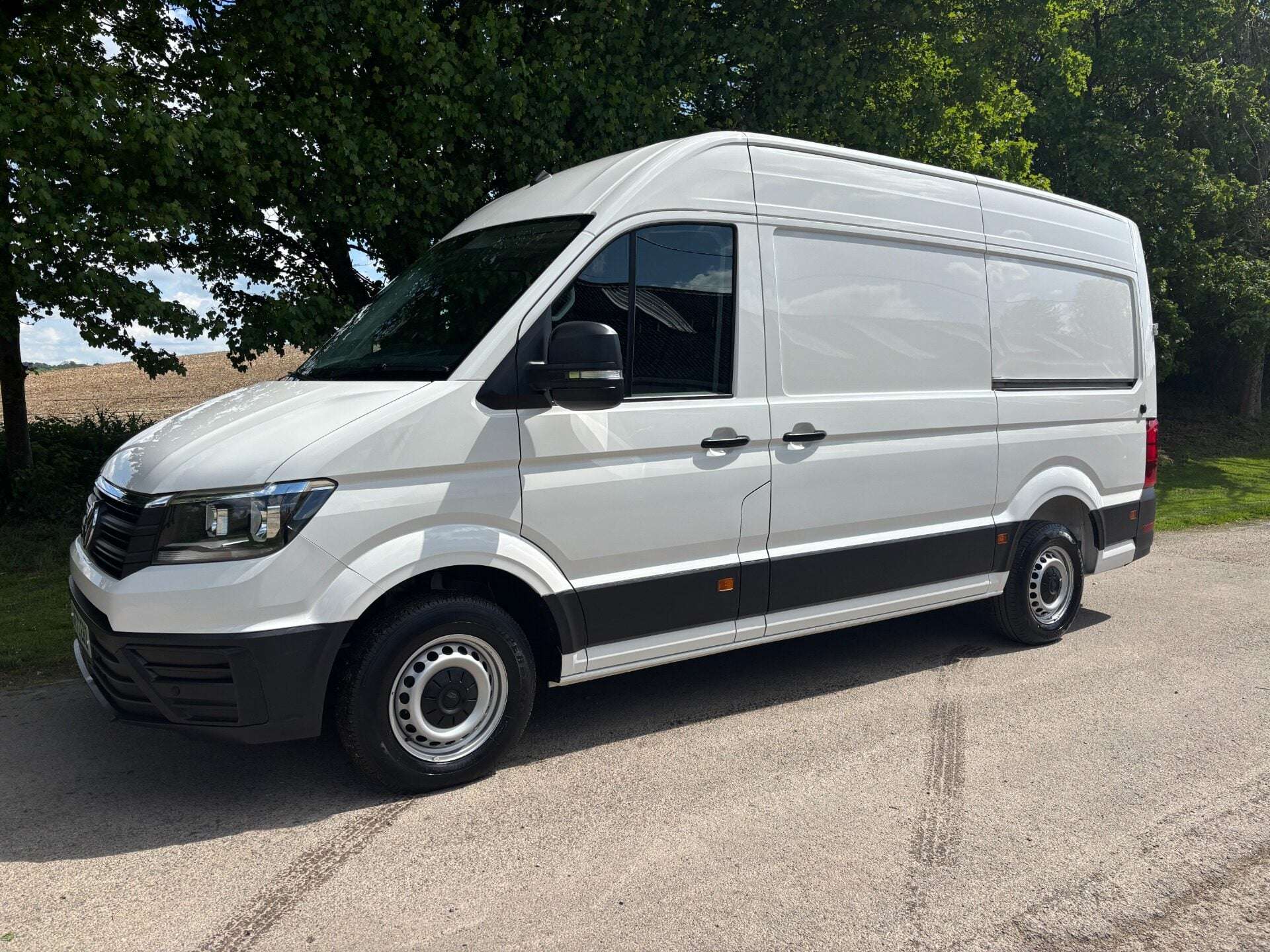 A 2023 VOLKSWAGEN CRAFTER CR35 L2 H2 177 ps Tdi Trendline DSG A 2023 VOLKSWAGEN CRAFTER CR35 L2 H2 177 ps Tdi Trendline DSG