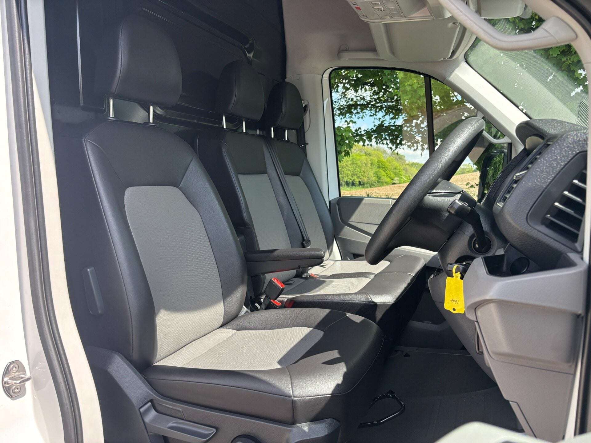 A 2023 VOLKSWAGEN CRAFTER CR35 L2 H2 177 ps Tdi Trendline DSG A 2023 VOLKSWAGEN CRAFTER CR35 L2 H2 177 ps Tdi Trendline DSG