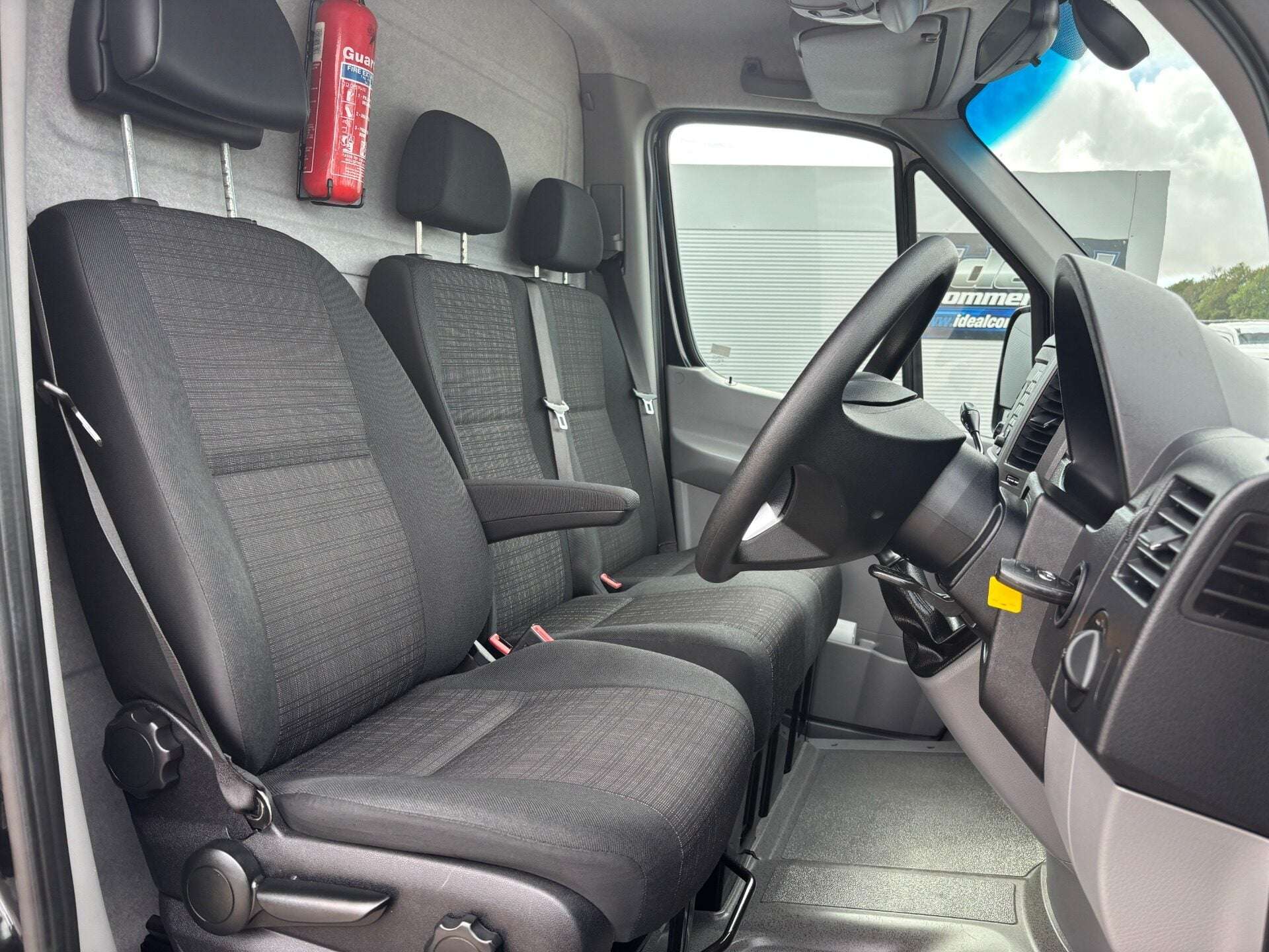 A 2017 MERCEDES-BENZ SPRINTER 319 V6 Cdi Lwb Hr Panel Van - Twin Side Doors / Air Con / Rear Camera A 2017 MERCEDES-BENZ SPRINTER 319 V6 Cdi Lwb Hr Panel Van - Twin Side Doors / Air Con / Rear Camera