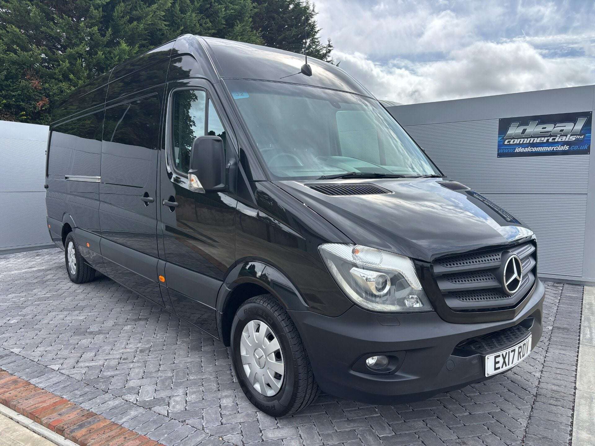 A 2017 MERCEDES-BENZ SPRINTER 319 V6 Cdi Lwb Hr Panel Van - Twin Side Doors / Air Con / Rear Camera A 2017 MERCEDES-BENZ SPRINTER 319 V6 Cdi Lwb Hr Panel Van - Twin Side Doors / Air Con / Rear Camera