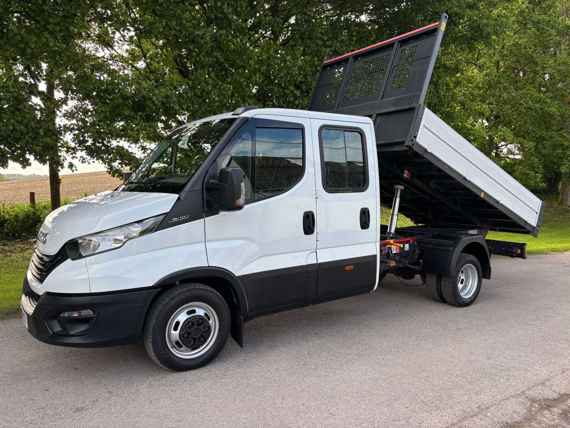 A 2022 IVECO DAILY 35C14D Crew Cab Tipper A 2022 IVECO DAILY 35C14D Crew Cab Tipper