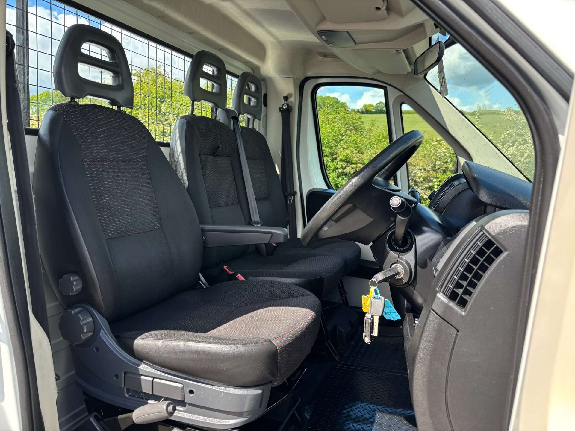 A 2016 CITROEN RELAY 35 L2 Single Cab Tipper - Air Con / New Body A 2016 CITROEN RELAY 35 L2 Single Cab Tipper - Air Con / New Body