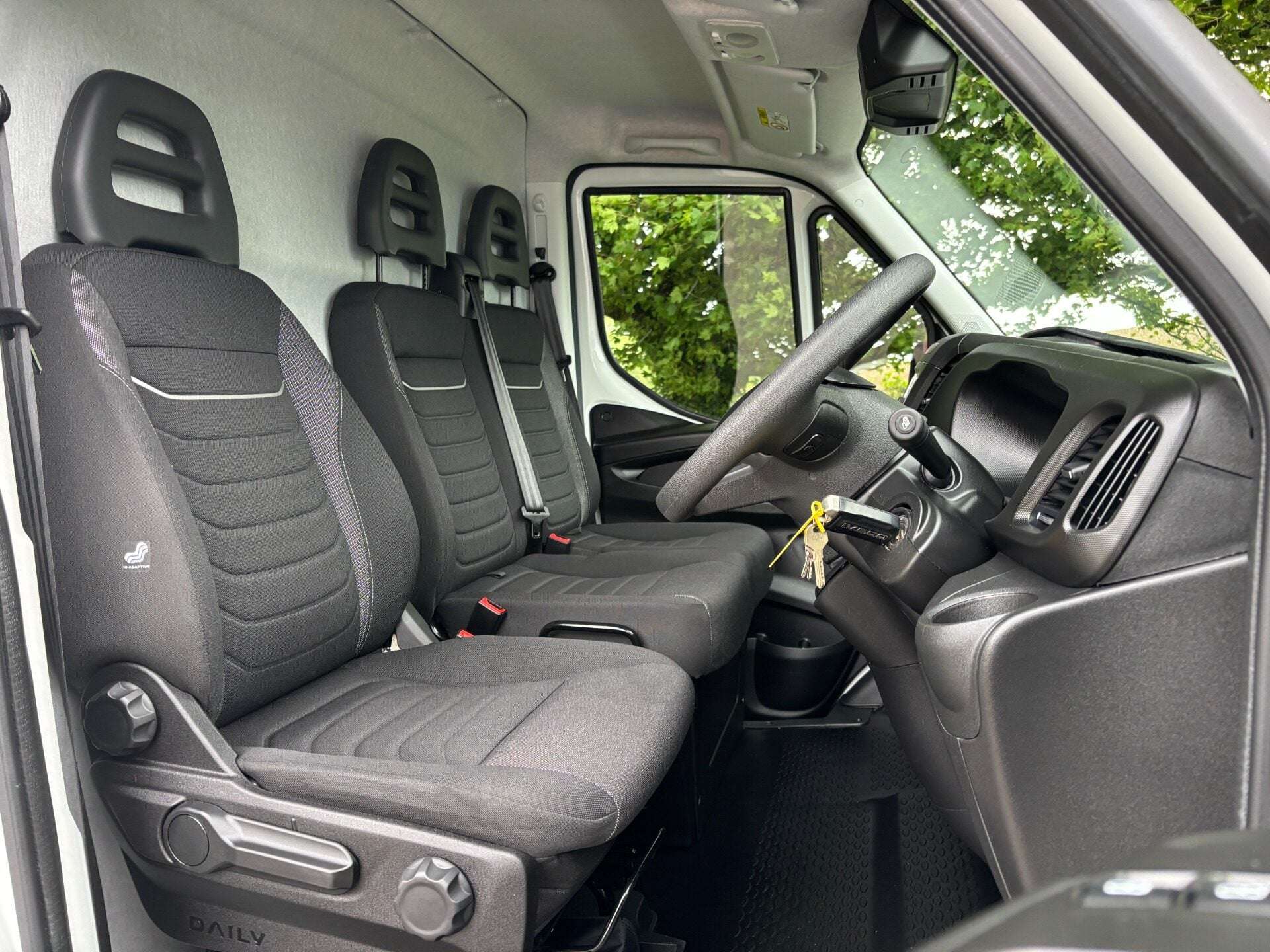 A 2024 IVECO DAILY 35S14V Hi-Matic Panel Van - Air Con / Auto / Car Play A 2024 IVECO DAILY 35S14V Hi-Matic Panel Van - Air Con / Auto / Car Play
