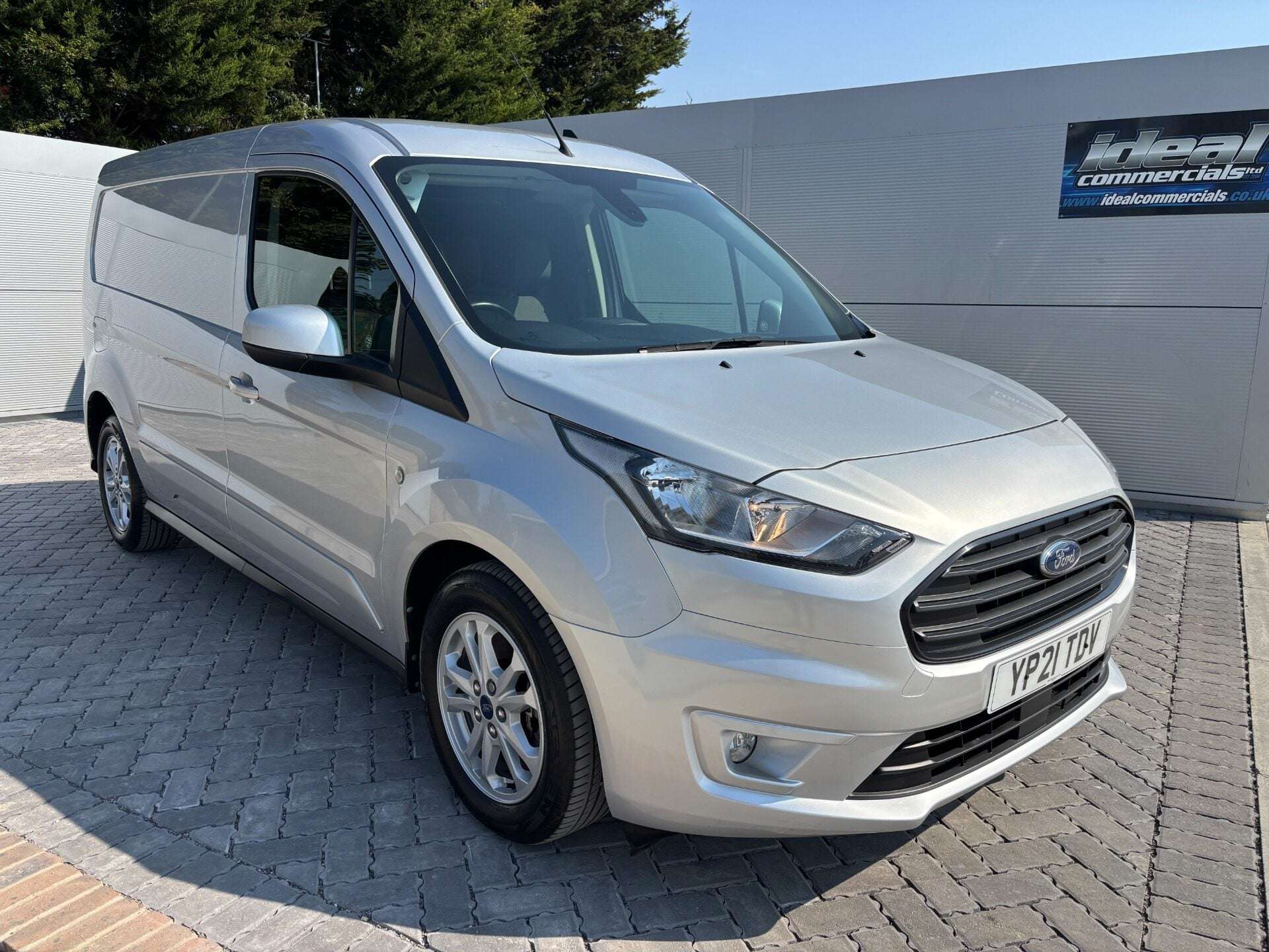 A 2021 FORD TRANSIT CONNECT 240 L2 120 ps Limited Panel Van A 2021 FORD TRANSIT CONNECT 240 L2 120 ps Limited Panel Van