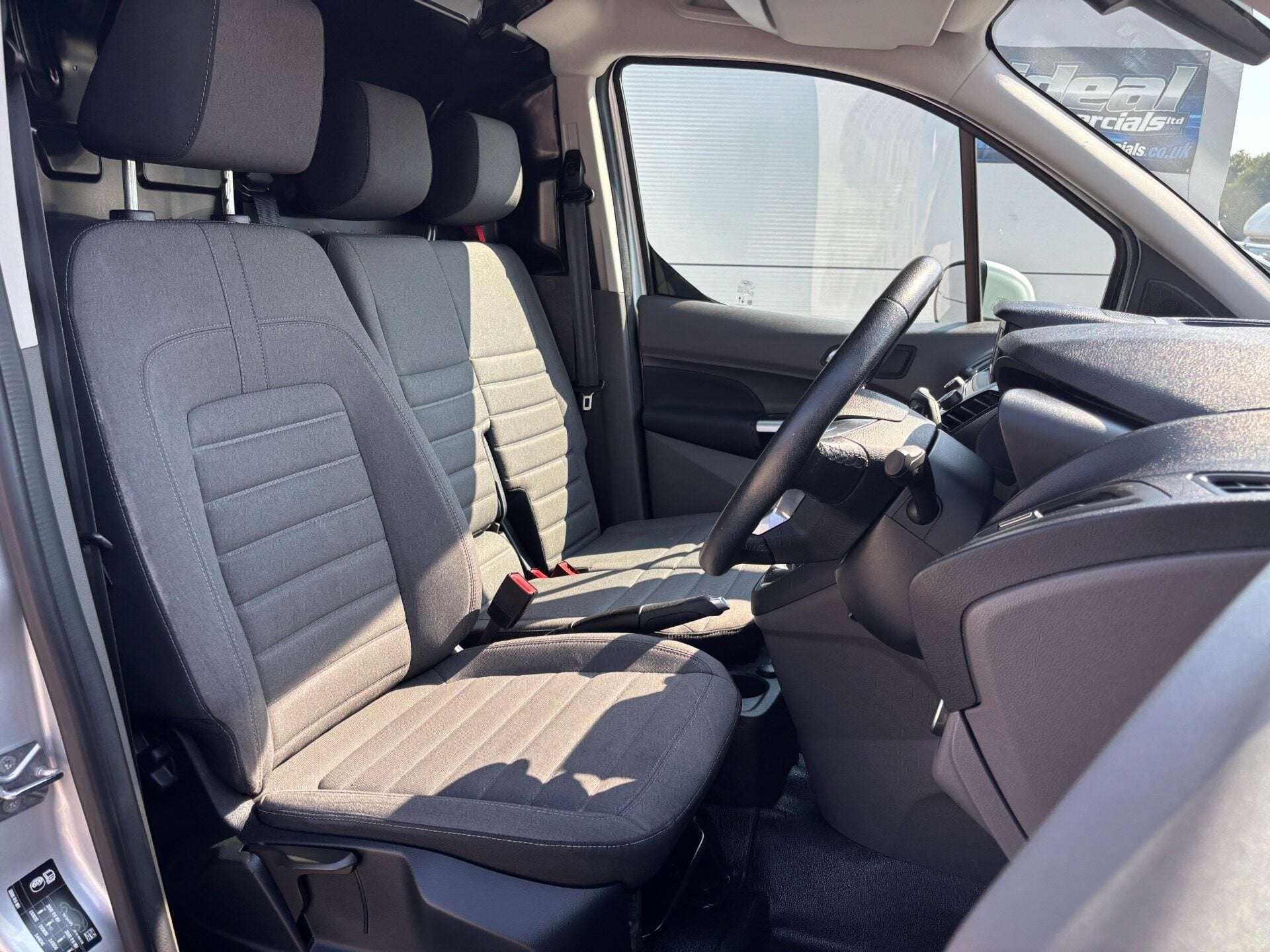 A 2021 FORD TRANSIT CONNECT 240 L2 120 ps Limited Panel Van A 2021 FORD TRANSIT CONNECT 240 L2 120 ps Limited Panel Van