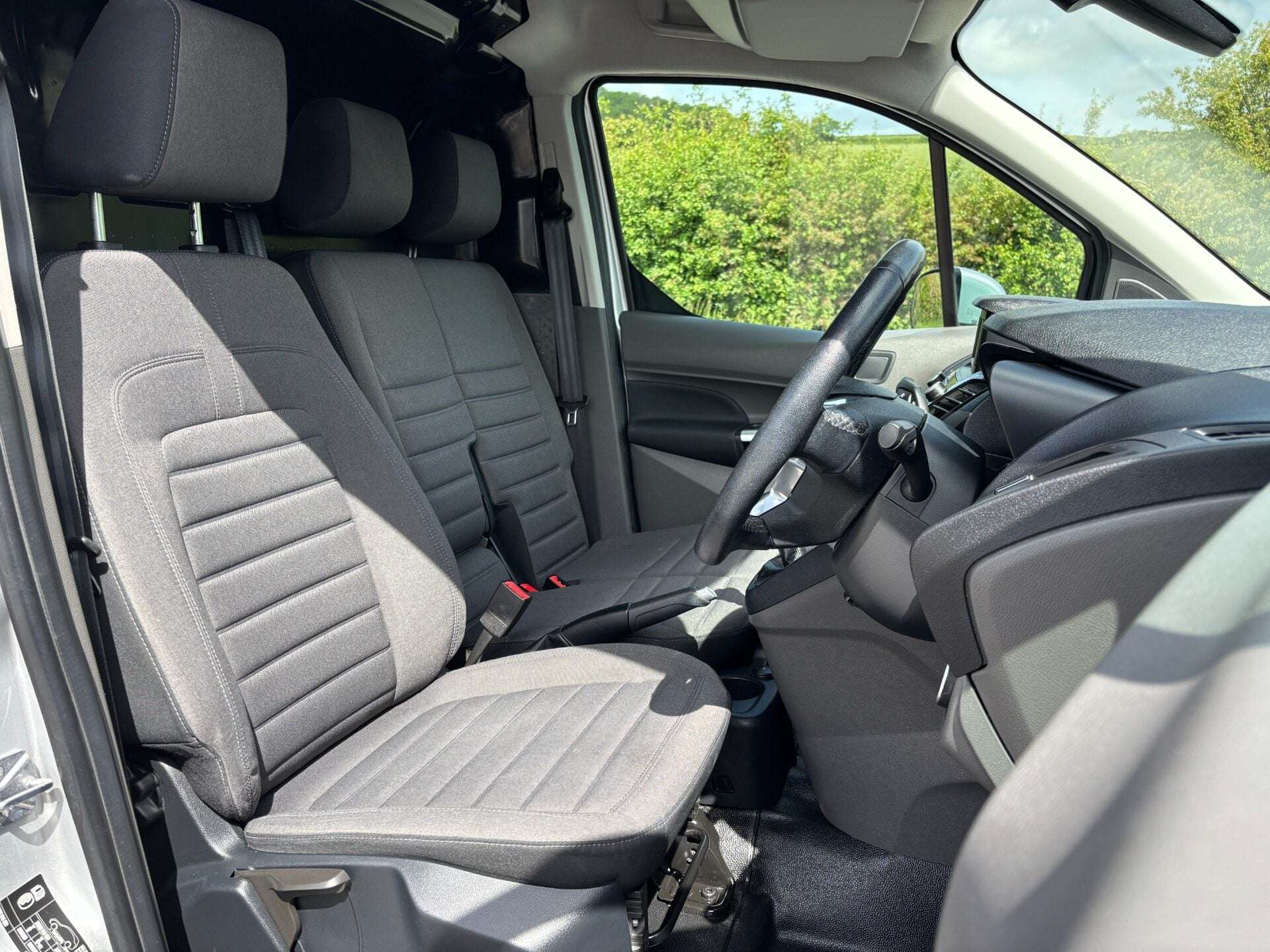 A 2021 FORD TRANSIT CONNECT 240 L2 120 ps Limited Panel Van A 2021 FORD TRANSIT CONNECT 240 L2 120 ps Limited Panel Van
