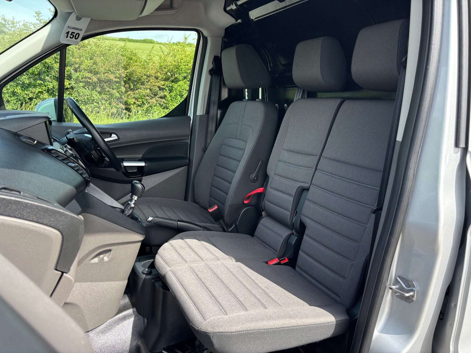 A 2021 FORD TRANSIT CONNECT 240 L2 120 ps Limited Panel Van A 2021 FORD TRANSIT CONNECT 240 L2 120 ps Limited Panel Van