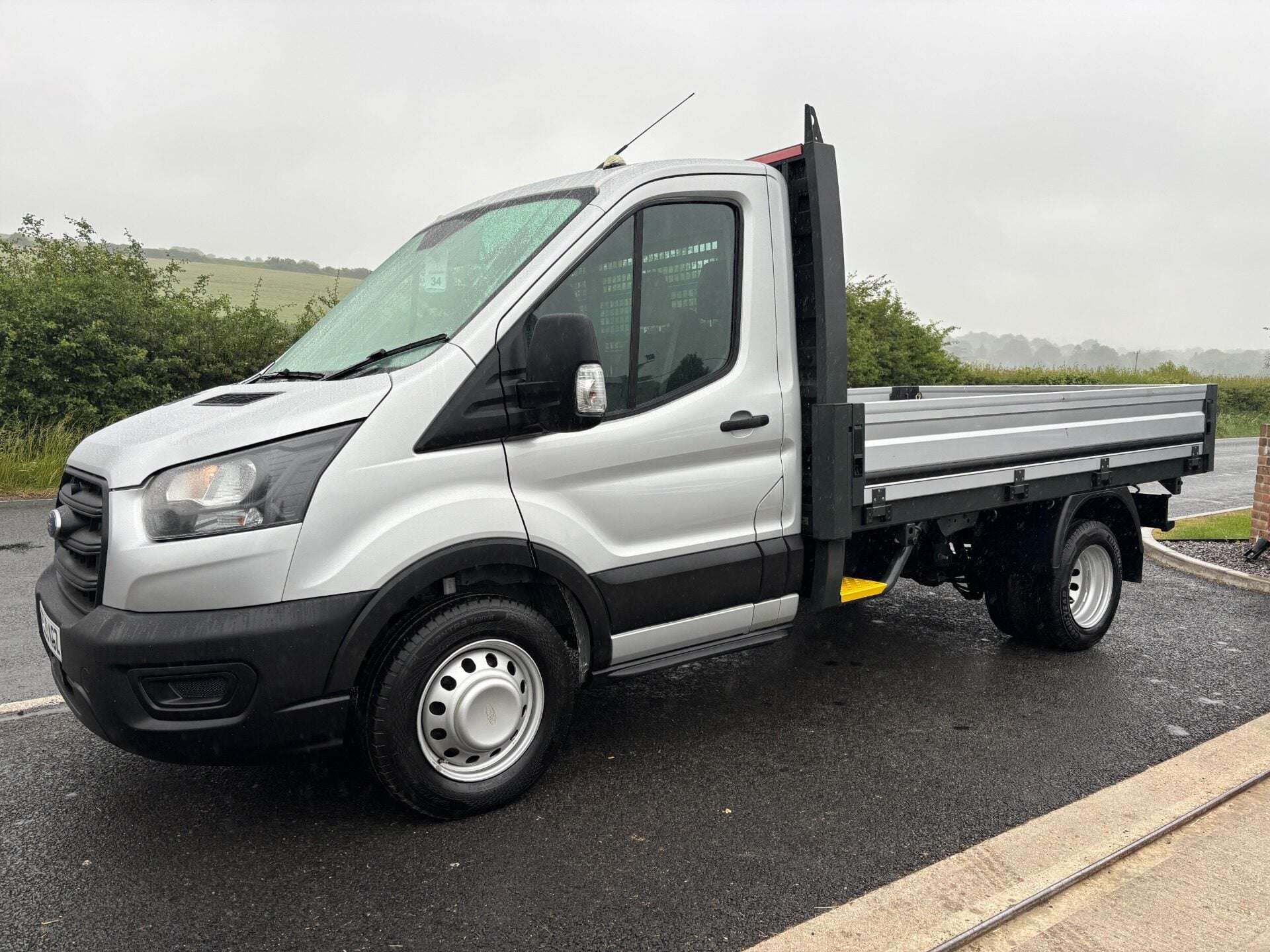 A 2020 FORD TRANSIT 350 Drw L2 130ps Single Cab Dropside - Air Con & Sat Nav A 2020 FORD TRANSIT 350 Drw L2 130ps Single Cab Dropside - Air Con & Sat Nav