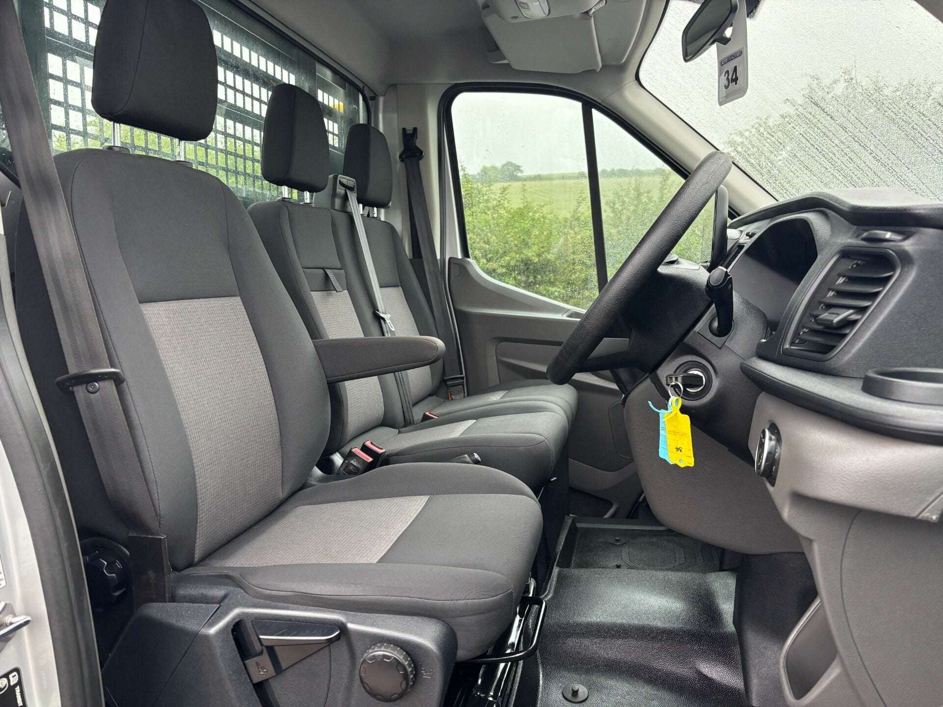 A 2020 FORD TRANSIT 350 Drw L2 130ps Single Cab Dropside - Air Con & Sat Nav A 2020 FORD TRANSIT 350 Drw L2 130ps Single Cab Dropside - Air Con & Sat Nav