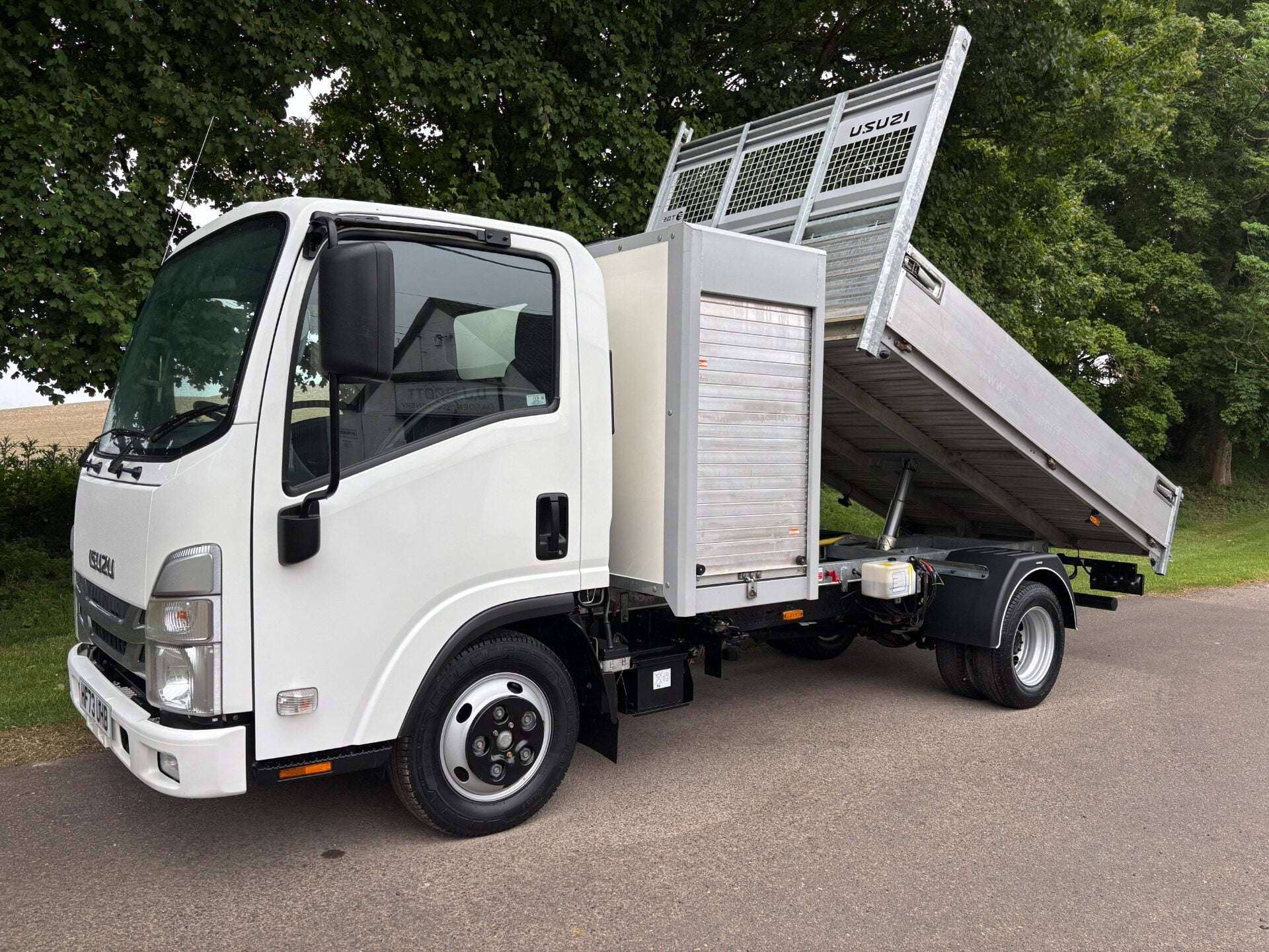 A 2023 ISUZU GRAFTER N35.125T Toolbox Tipper A 2023 ISUZU GRAFTER N35.125T Toolbox Tipper