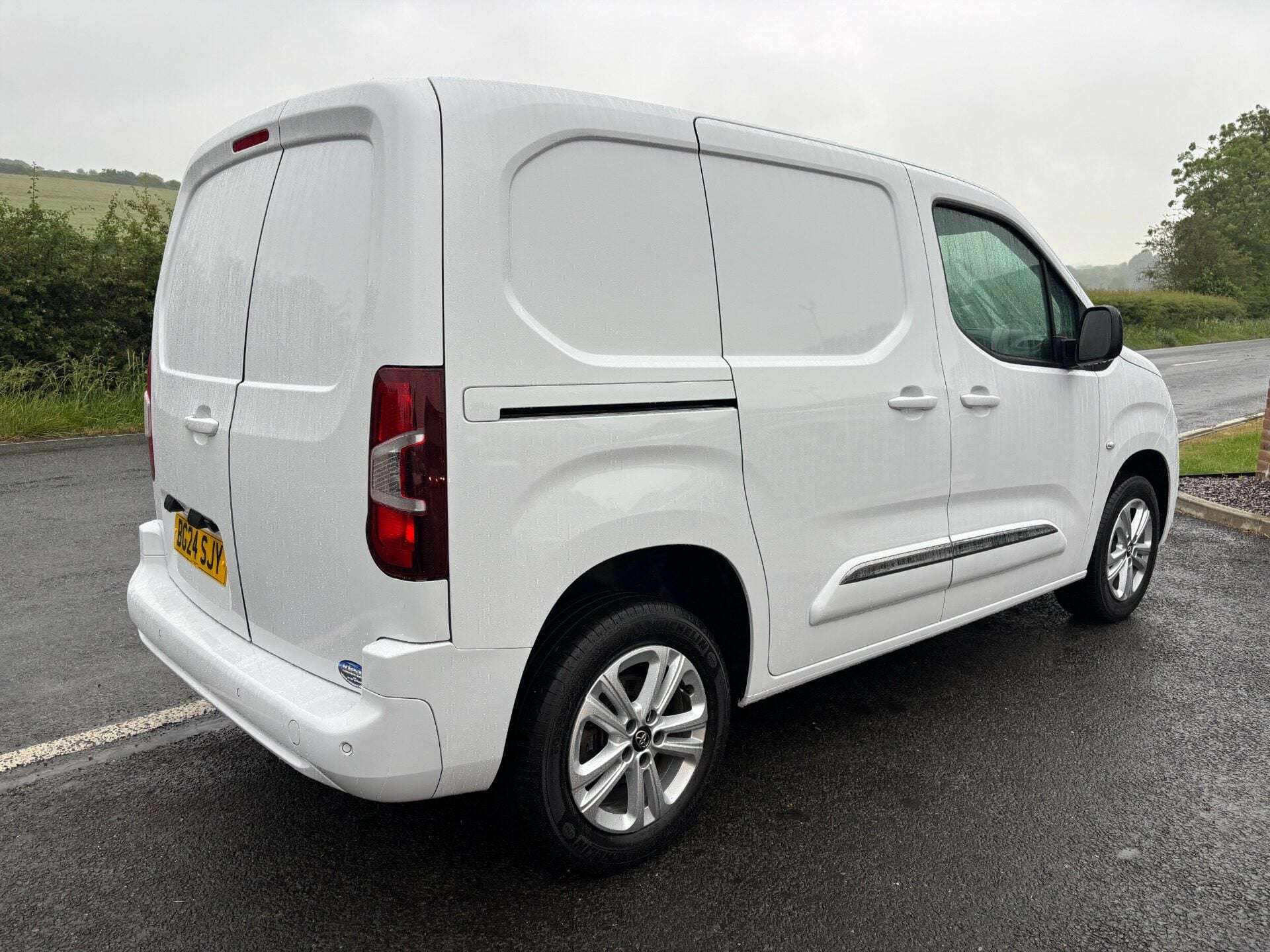 A 2024 TOYOTA PROACE CITY L1 Design 100 ps EAT8 Automatic Panel Van A 2024 TOYOTA PROACE CITY L1 Design 100 ps EAT8 Automatic Panel Van