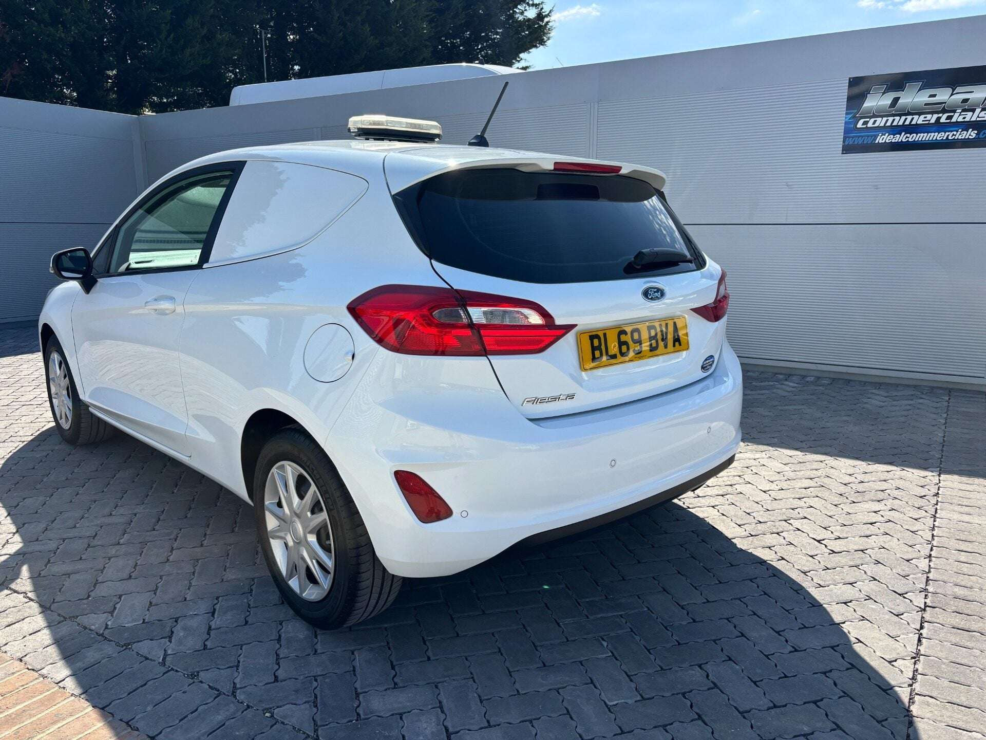 A 2019 FORD FIESTA 1.5 Tdci Panel Van - Air Con A 2019 FORD FIESTA 1.5 Tdci Panel Van - Air Con