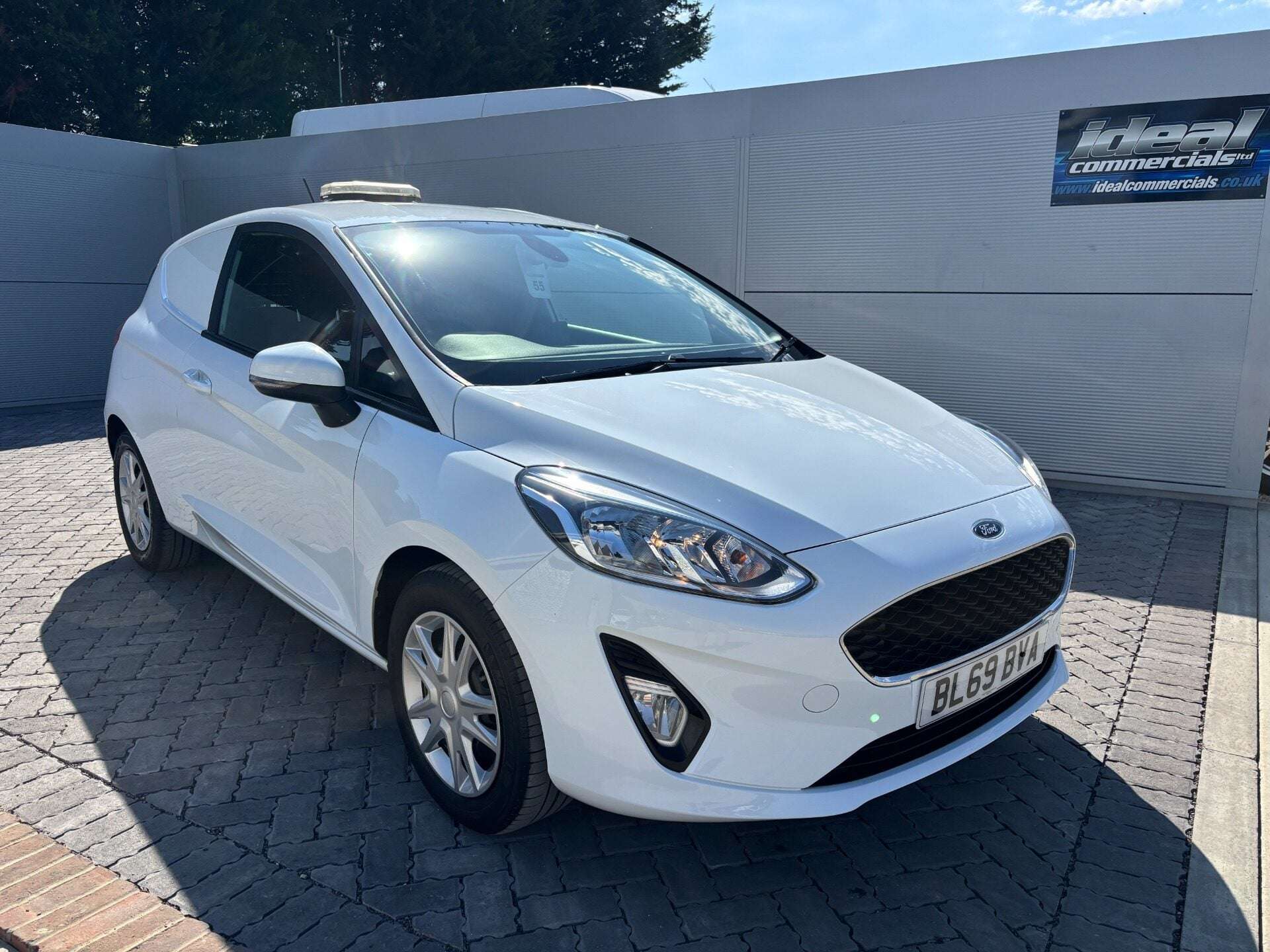 A 2019 FORD FIESTA 1.5 Tdci Panel Van - Air Con A 2019 FORD FIESTA 1.5 Tdci Panel Van - Air Con