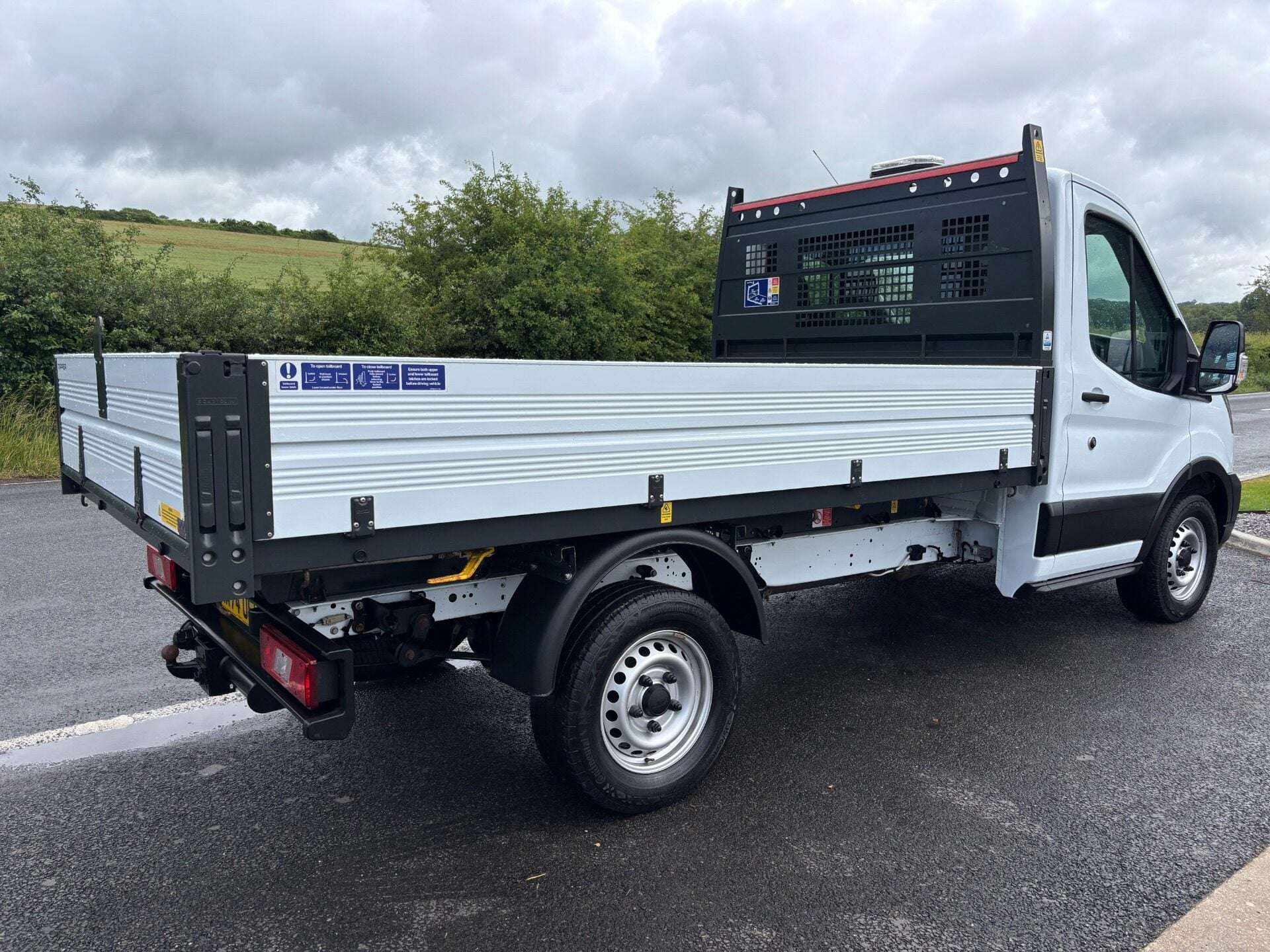 A 2024 FORD TRANSIT 350 Srw Rwd 130 ps Single Cab Tipper - Air Con A 2024 FORD TRANSIT 350 Srw Rwd 130 ps Single Cab Tipper - Air Con