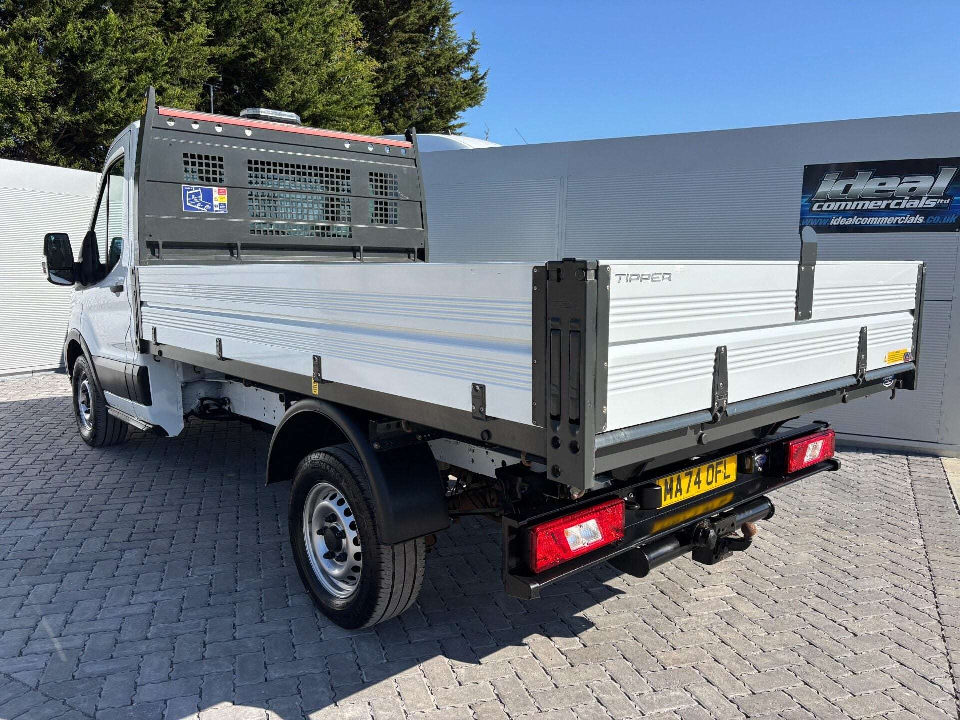 A 2024 FORD TRANSIT 350 Srw Rwd 130 ps Single Cab Tipper - Air Con A 2024 FORD TRANSIT 350 Srw Rwd 130 ps Single Cab Tipper - Air Con