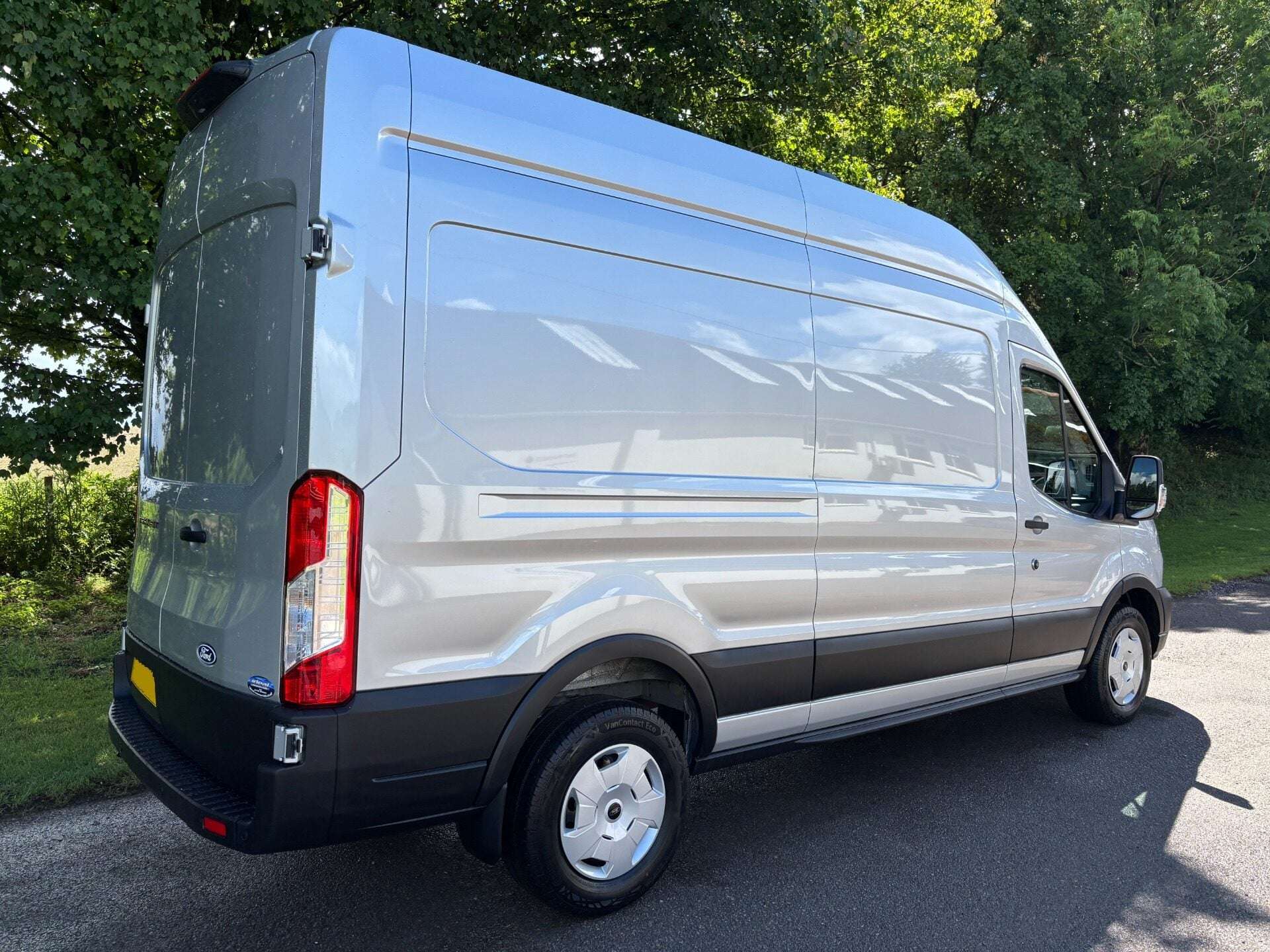 A 2026 FORD TRANSIT 350 Rwd Trend 130 ps L3H3 Panel Van - Air Con / Rear Camera A 2026 FORD TRANSIT 350 Rwd Trend 130 ps L3H3 Panel Van - Air Con / Rear Camera