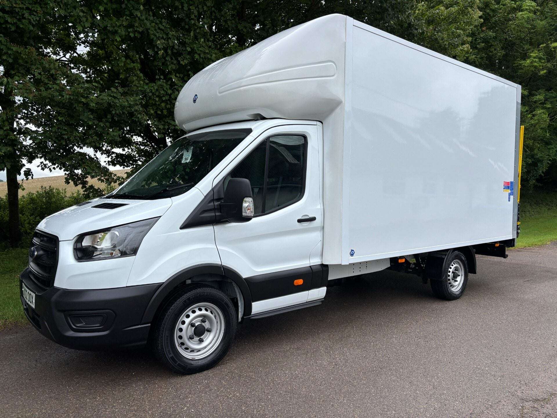 A 2022 FORD TRANSIT 350 Srw L4 130 ps Luton with Tail Lift A 2022 FORD TRANSIT 350 Srw L4 130 ps Luton with Tail Lift