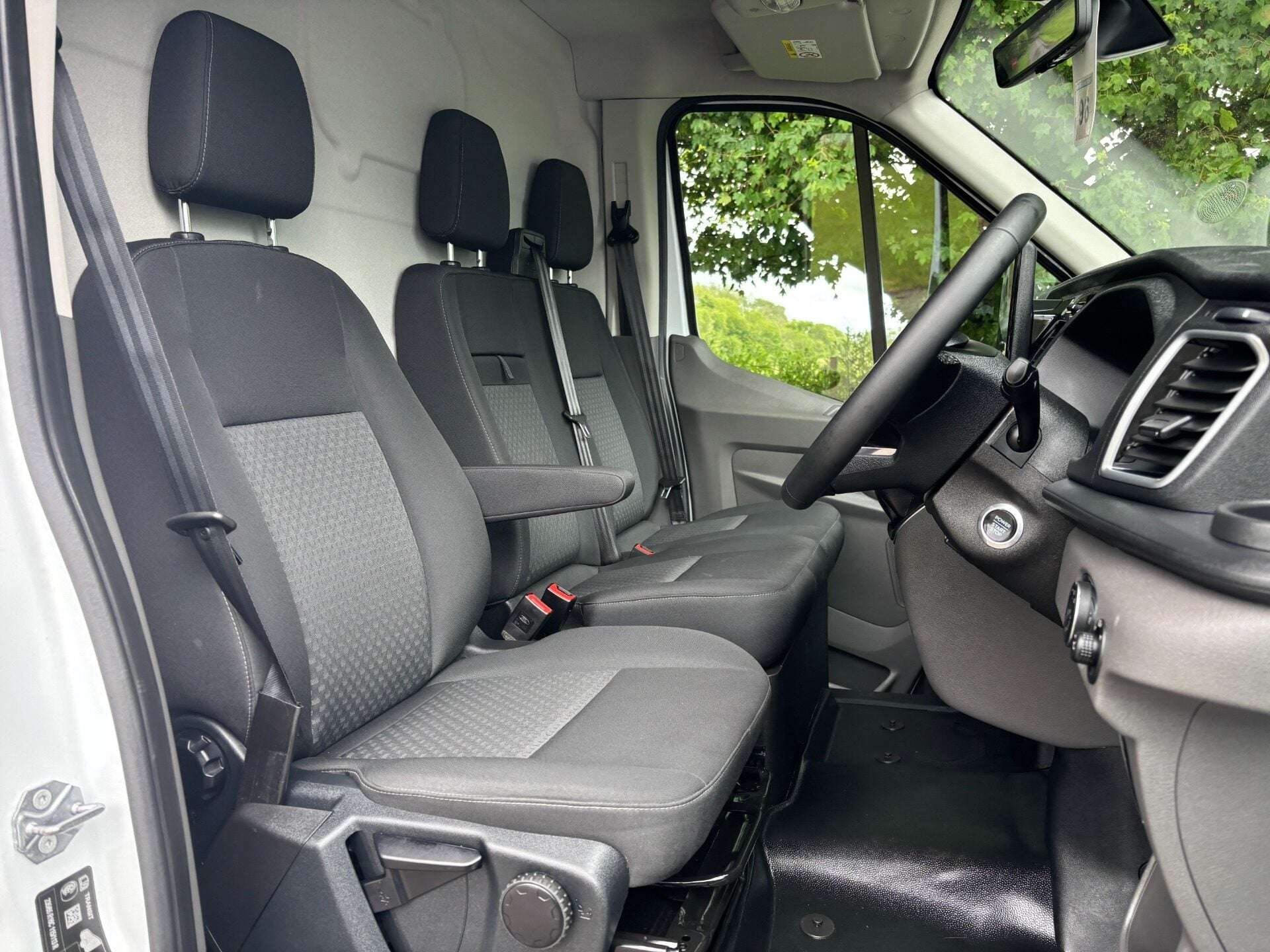 A 2025 FORD TRANSIT 350 L4 H3 165 ps Limited Panel Van - Sat Nav / 360 Camera's A 2025 FORD TRANSIT 350 L4 H3 165 ps Limited Panel Van - Sat Nav / 360 Camera's