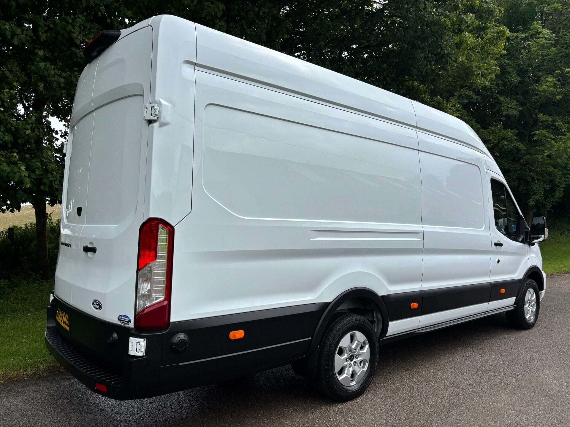 A 2025 FORD TRANSIT 350 L4 H3 165 ps Limited Panel Van - Sat Nav / 360 Camera's A 2025 FORD TRANSIT 350 L4 H3 165 ps Limited Panel Van - Sat Nav / 360 Camera's