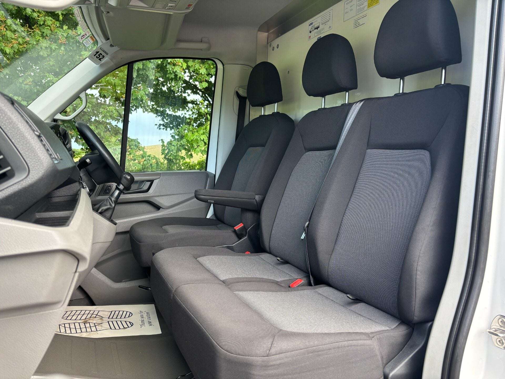 A 2022 VOLKSWAGEN CRAFTER CR35 Startline 140 ps Tdi Utility Cab Tipper - Air Con & Sat Nav A 2022 VOLKSWAGEN CRAFTER CR35 Startline 140 ps Tdi Utility Cab Tipper - Air Con & Sat Nav