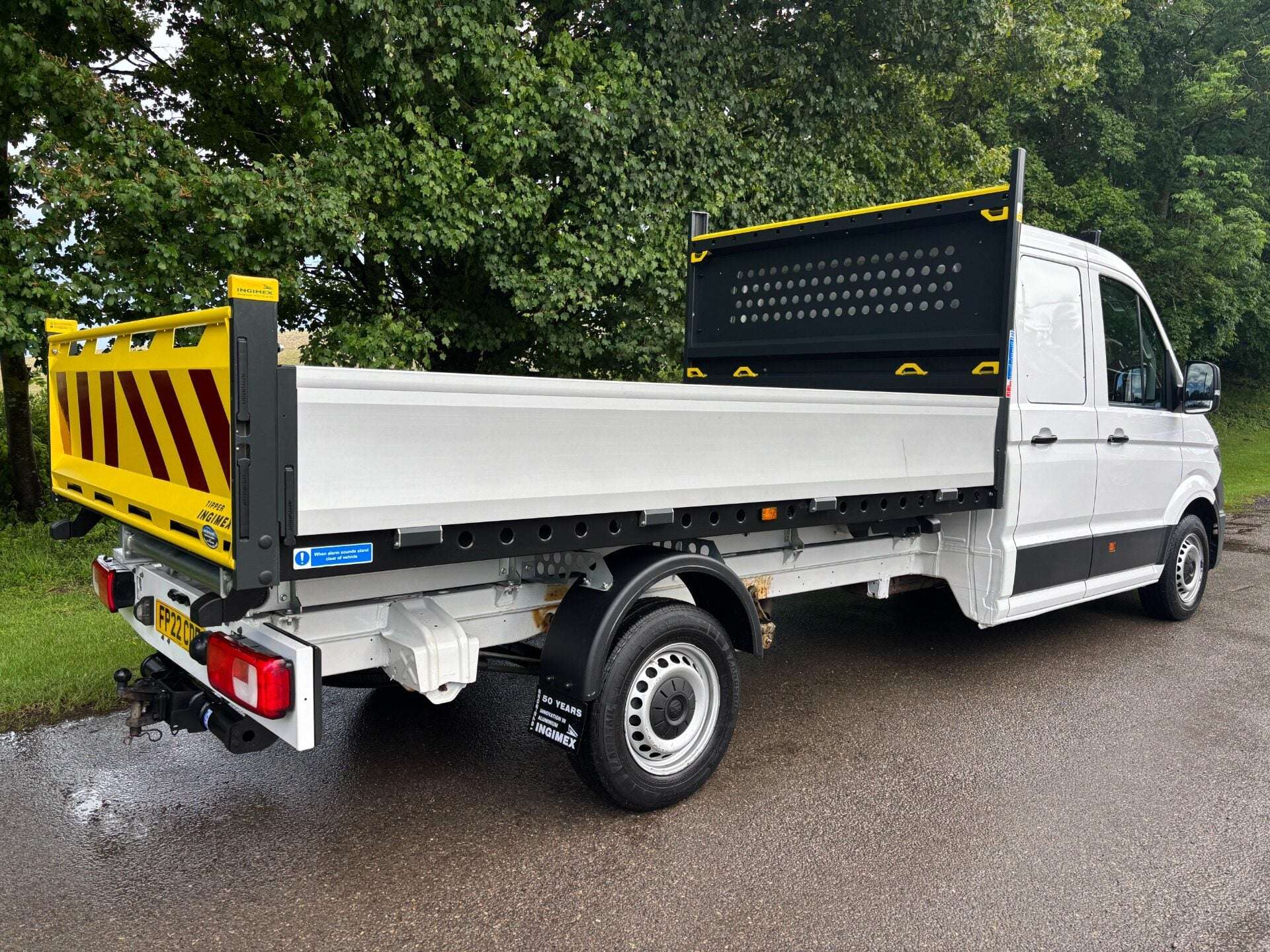 A 2022 VOLKSWAGEN CRAFTER CR35 Startline 140 ps Tdi Utility Cab Tipper - Air Con & Sat Nav A 2022 VOLKSWAGEN CRAFTER CR35 Startline 140 ps Tdi Utility Cab Tipper - Air Con & Sat Nav