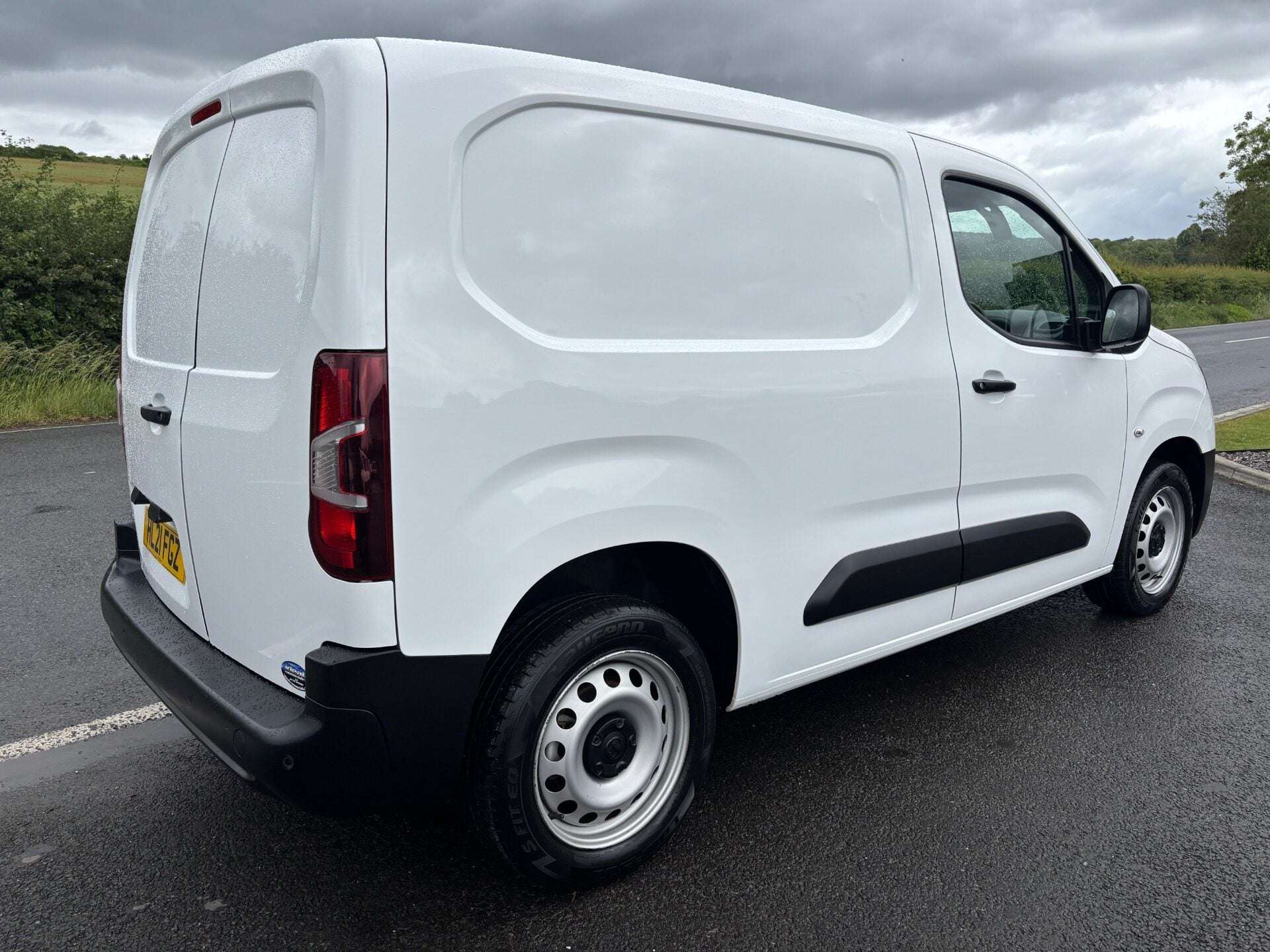 A 2021 VAUXHALL COMBO L1H1 2300 100 ps Dynamic Panel Van - No VAT A 2021 VAUXHALL COMBO L1H1 2300 100 ps Dynamic Panel Van - No VAT