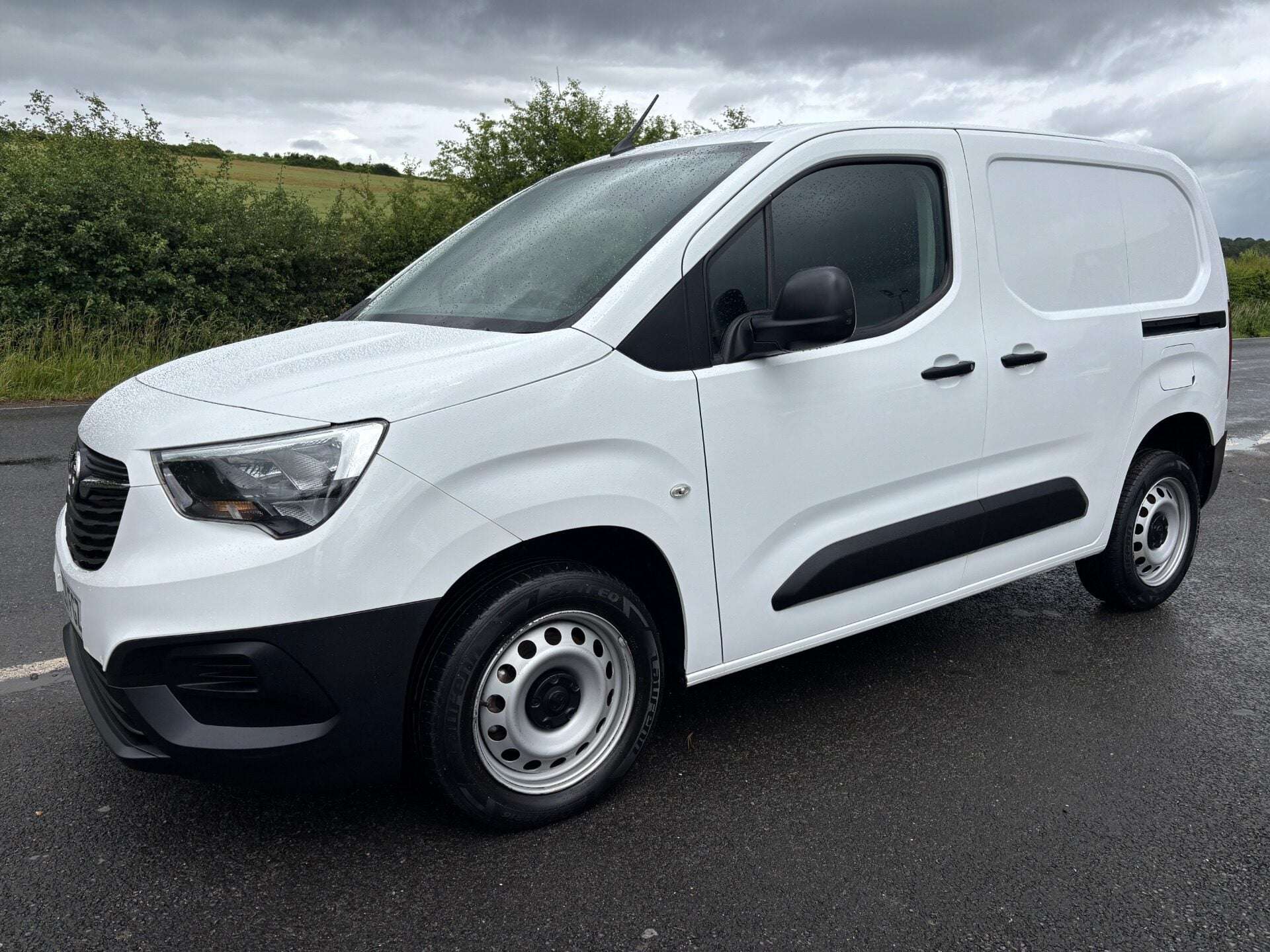 A 2021 VAUXHALL COMBO L1H1 2300 100 ps Dynamic Panel Van - No VAT A 2021 VAUXHALL COMBO L1H1 2300 100 ps Dynamic Panel Van - No VAT
