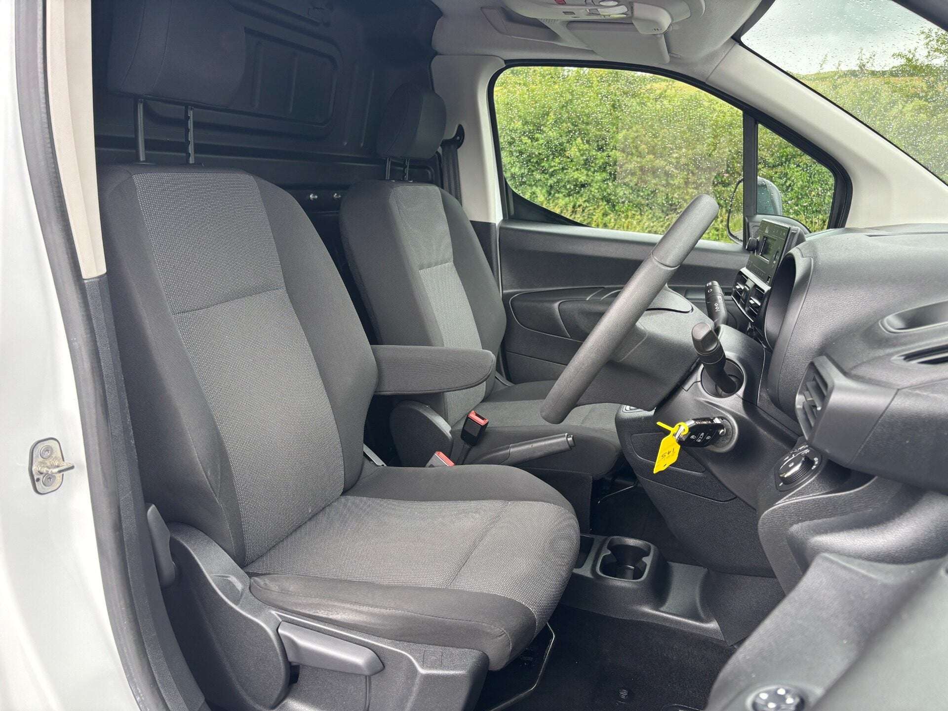A 2021 VAUXHALL COMBO L1H1 2300 100 ps Dynamic Panel Van - No VAT A 2021 VAUXHALL COMBO L1H1 2300 100 ps Dynamic Panel Van - No VAT