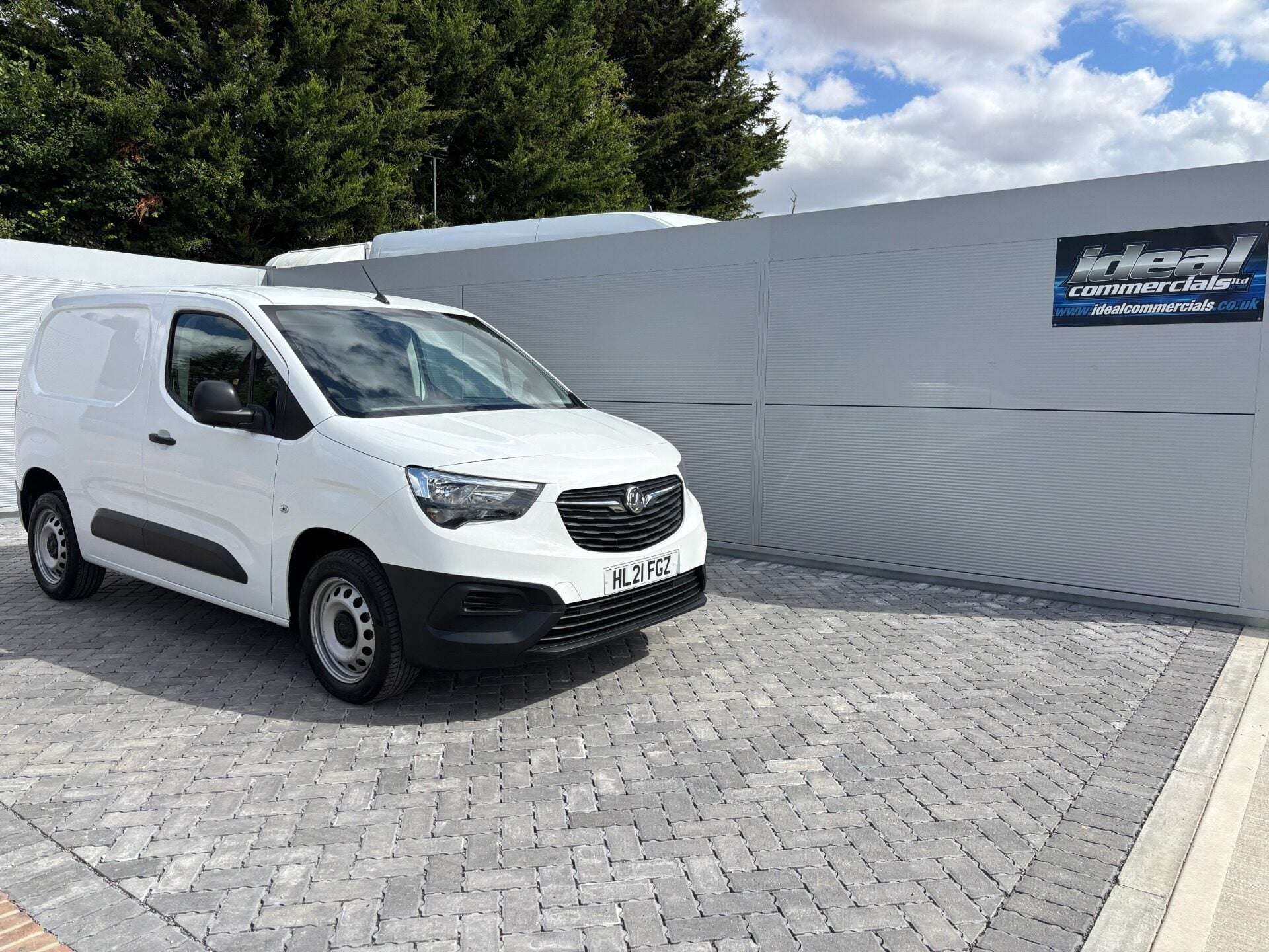 A 2021 VAUXHALL COMBO L1H1 2300 100 ps Dynamic Panel Van - No VAT A 2021 VAUXHALL COMBO L1H1 2300 100 ps Dynamic Panel Van - No VAT